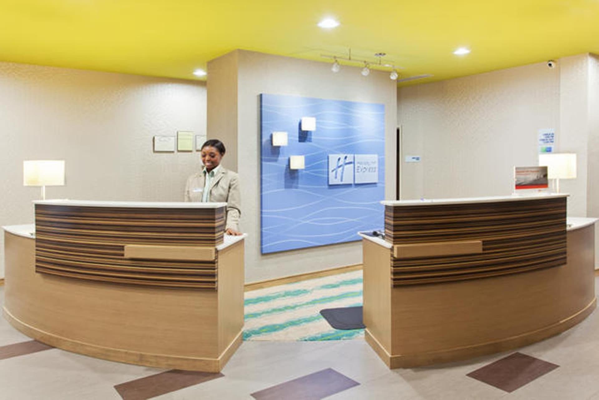 Holiday Inn Express & Suites Warner Robins North West by IHG interior in Warner Robins, GA — gallery photo 2