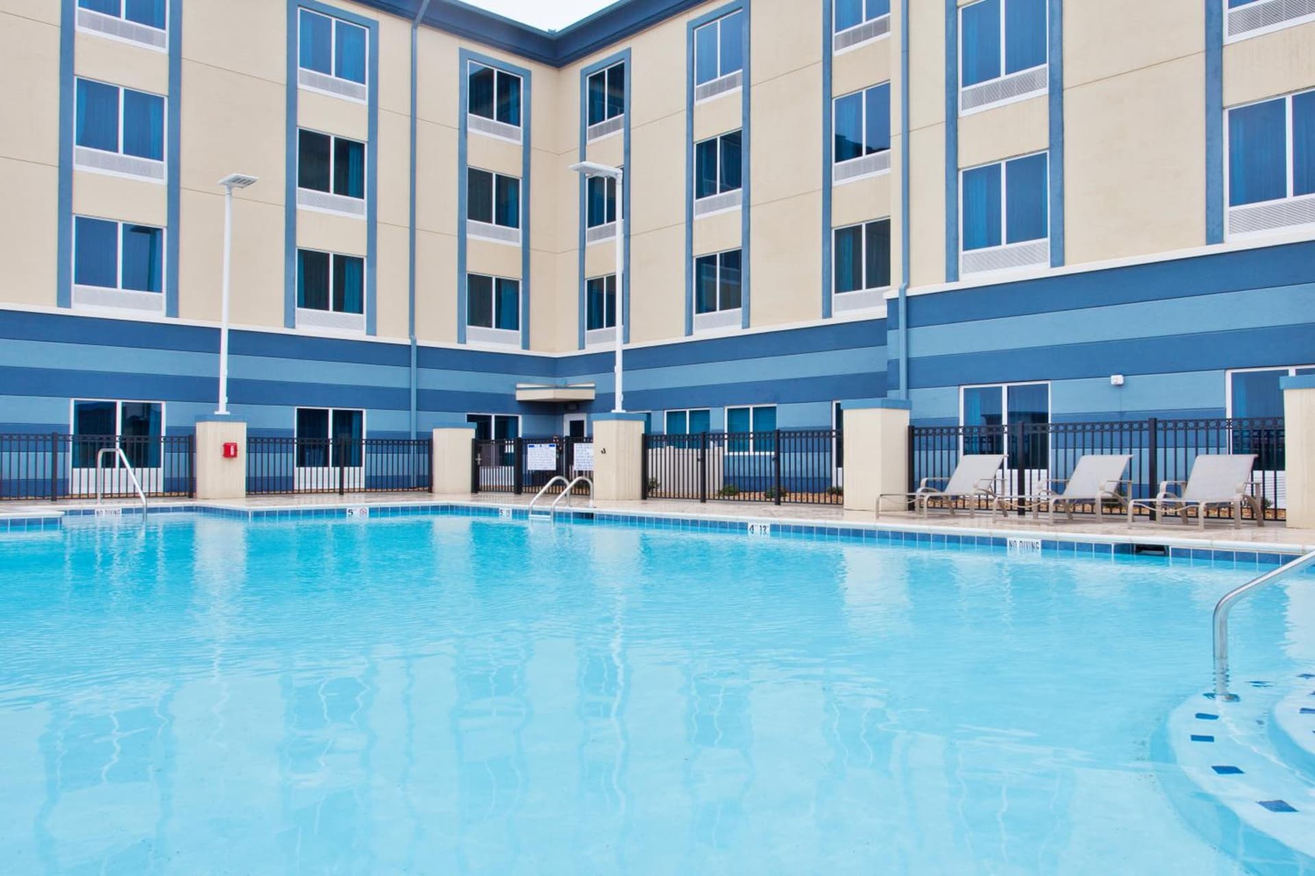 Holiday Inn Express & Suites Warner Robins North West by IHG gallery photo in Warner Robins, GA — image 23