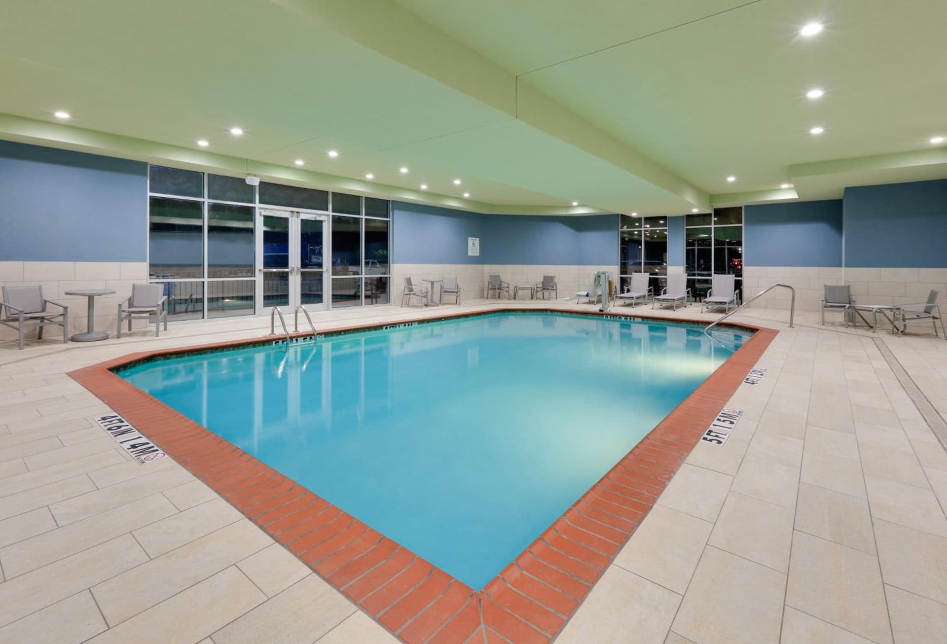 Holiday Inn Express & Suites - Dallas NW HWY - Love Field by IHG gallery photo in Dallas, TX — image 15