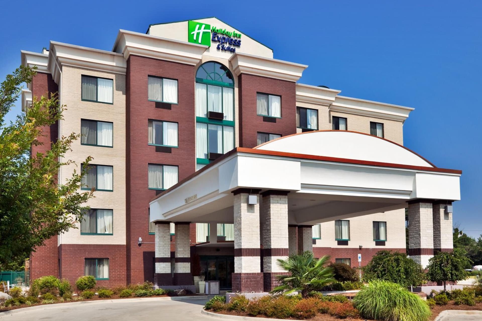 Holiday Inn Express Hotel & Suites Birmingham - Inverness 280 by IHG gallery photo in Birmingham, AL — image 69