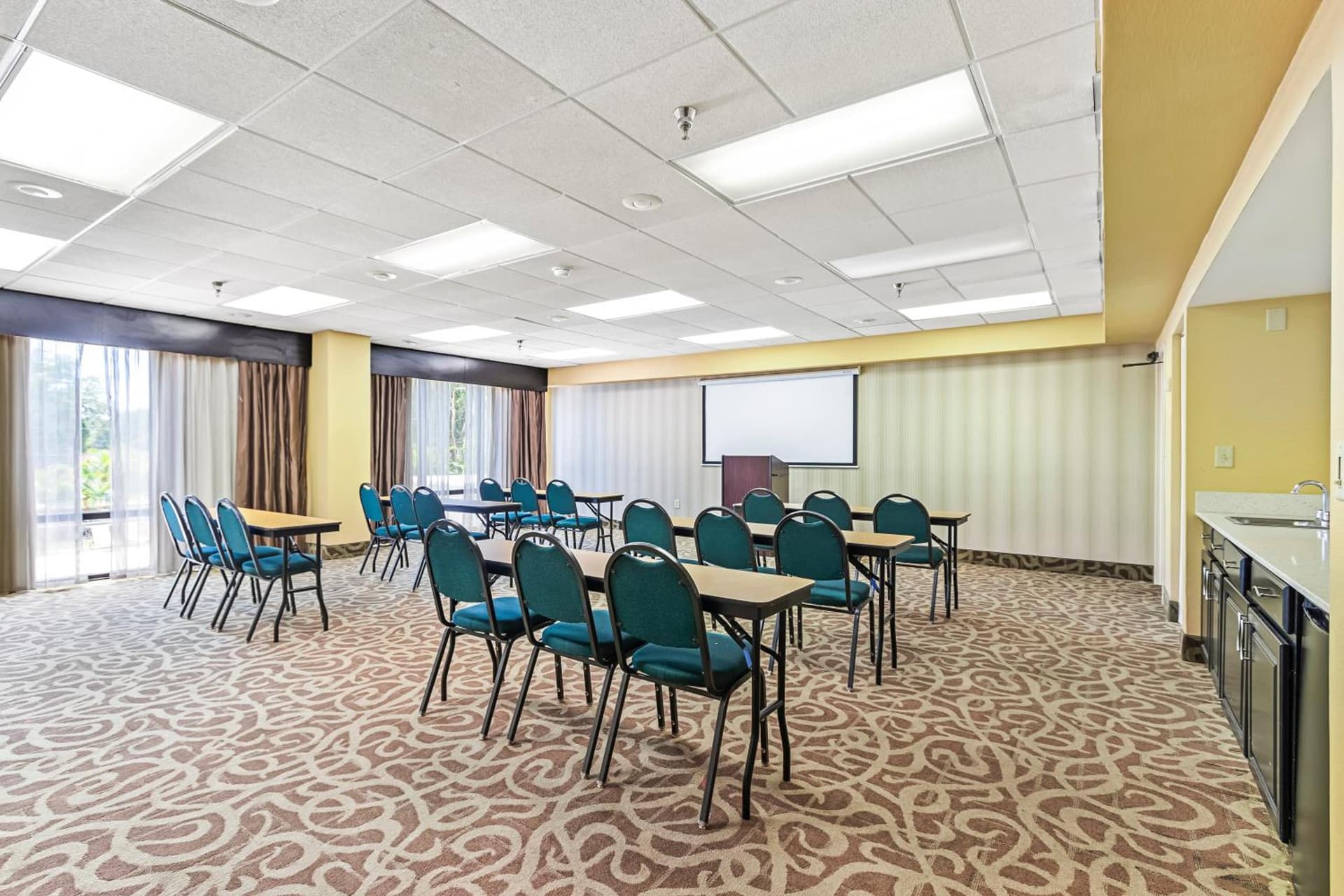 Holiday Inn - St. Petersburg West by IHG gallery photo in St Petersburg, FL — image 49