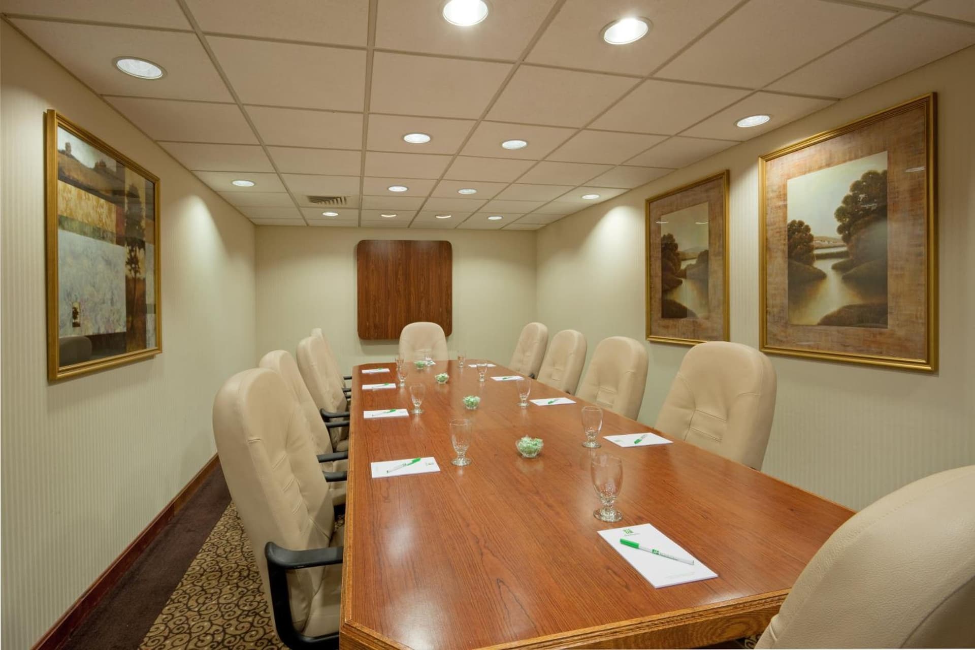 Holiday Inn Portsmouth by IHG property views in Portsmouth, NH — gallery photo 3