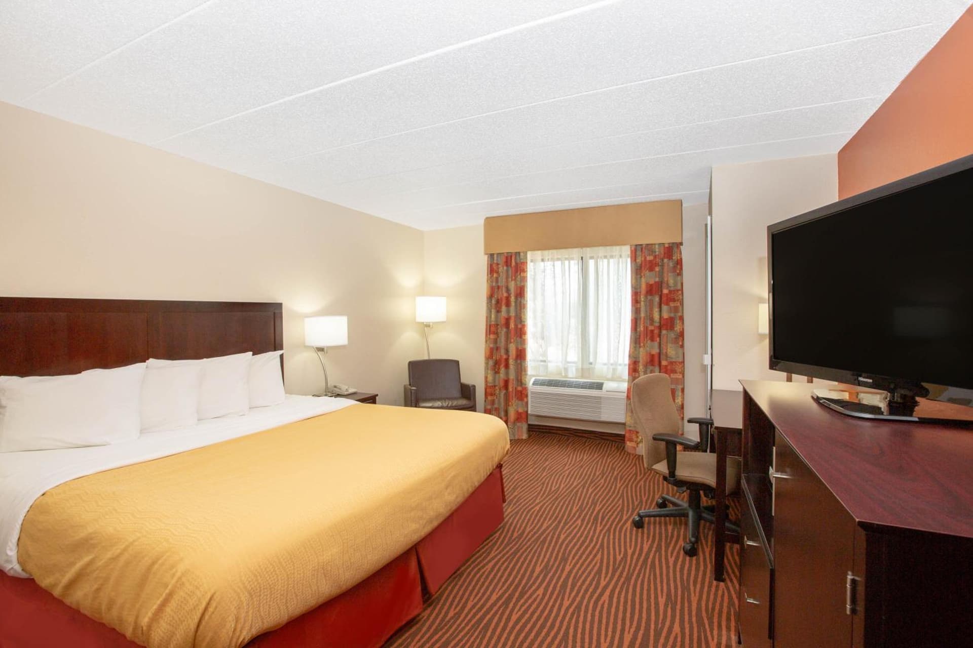 AmericInn by Wyndham Muscatine interior in Muscatine, IA — gallery photo 2
