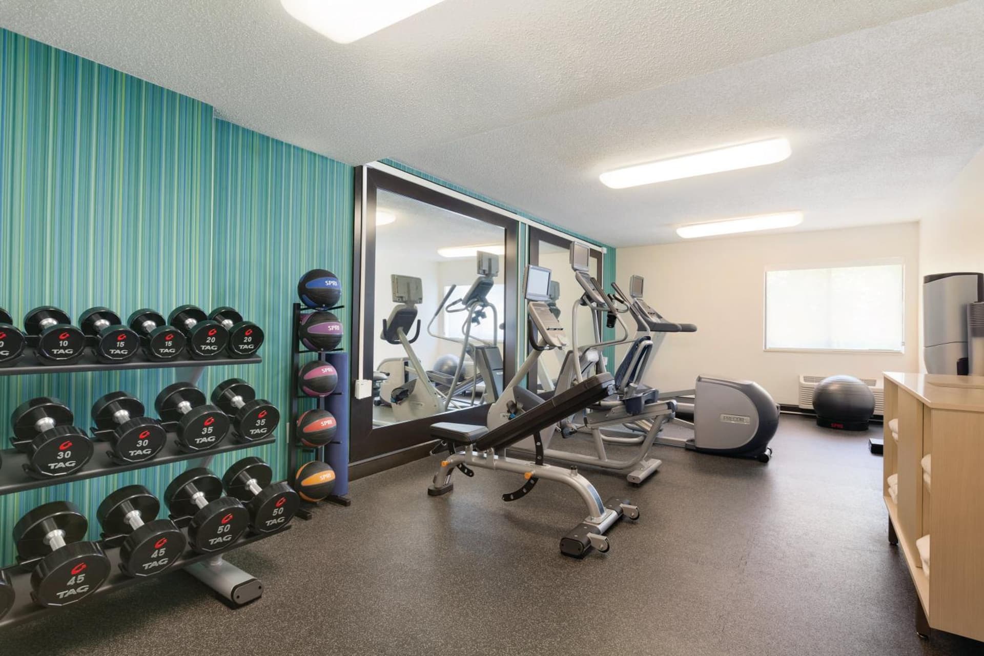 Holiday Inn Express Hartford South - Rocky Hill by IHG gallery photo in Rocky Hill — image 26