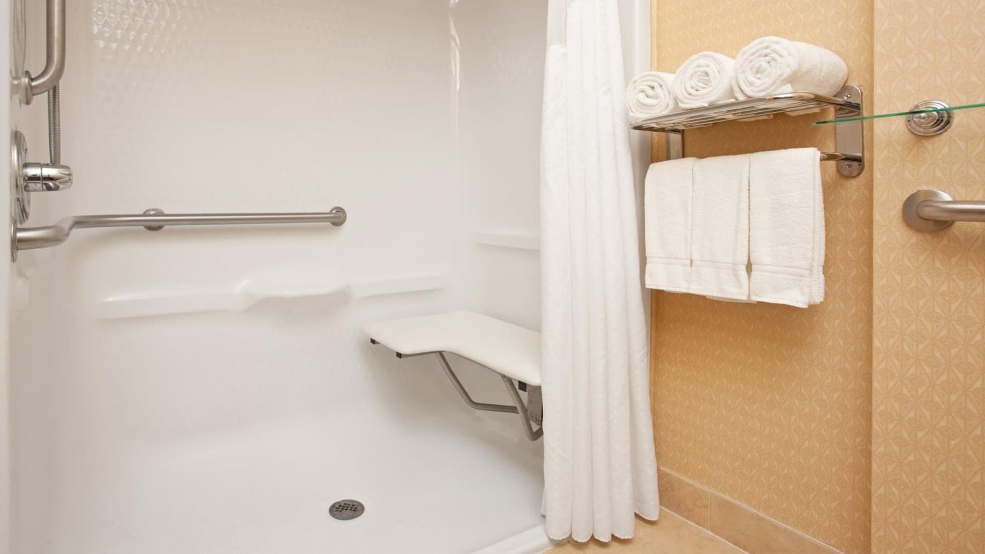 Holiday Inn Express and Suites Allentown West by IHG gallery photo in Allentown, PA — image 27