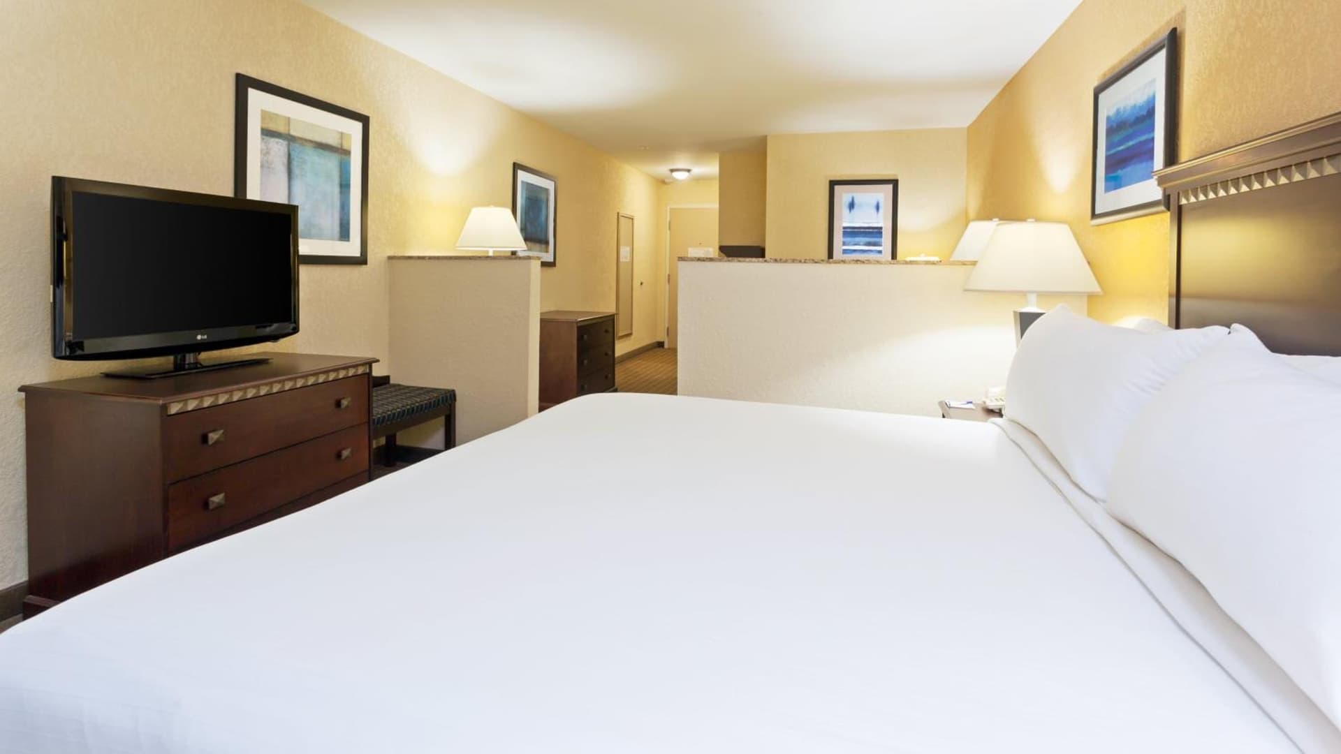 Holiday Inn Express and Suites Allentown West by IHG gallery photo in Allentown, PA — image 10