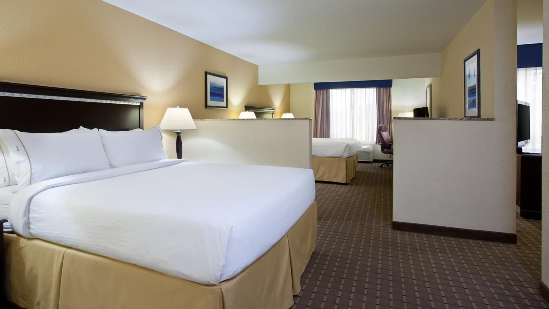 Holiday Inn Express and Suites Allentown West by IHG interior in Allentown, PA — gallery photo 2