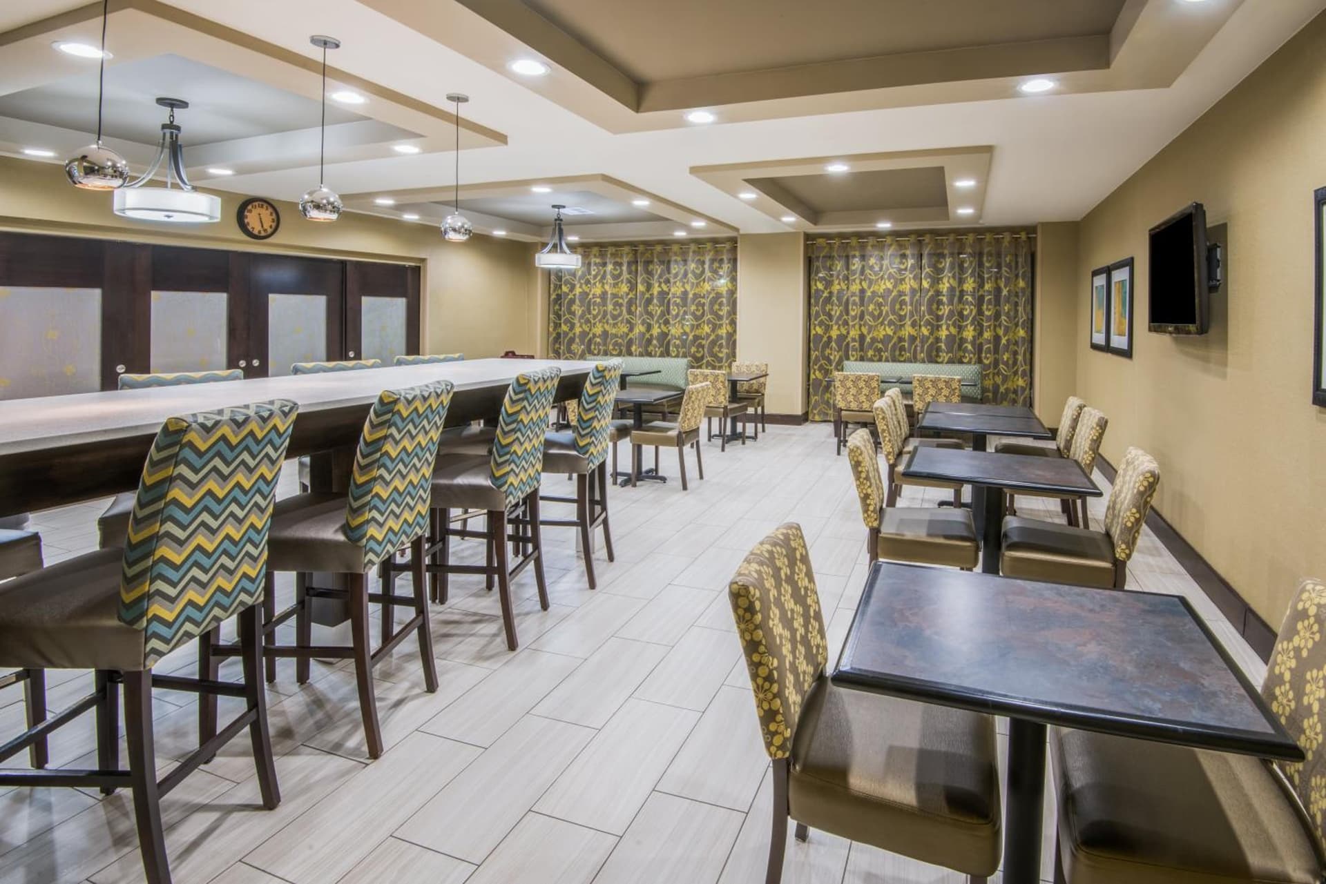 Holiday Inn Express Hotel & Suites Ashland by IHG gallery photo in Ashland, KY — image 13
