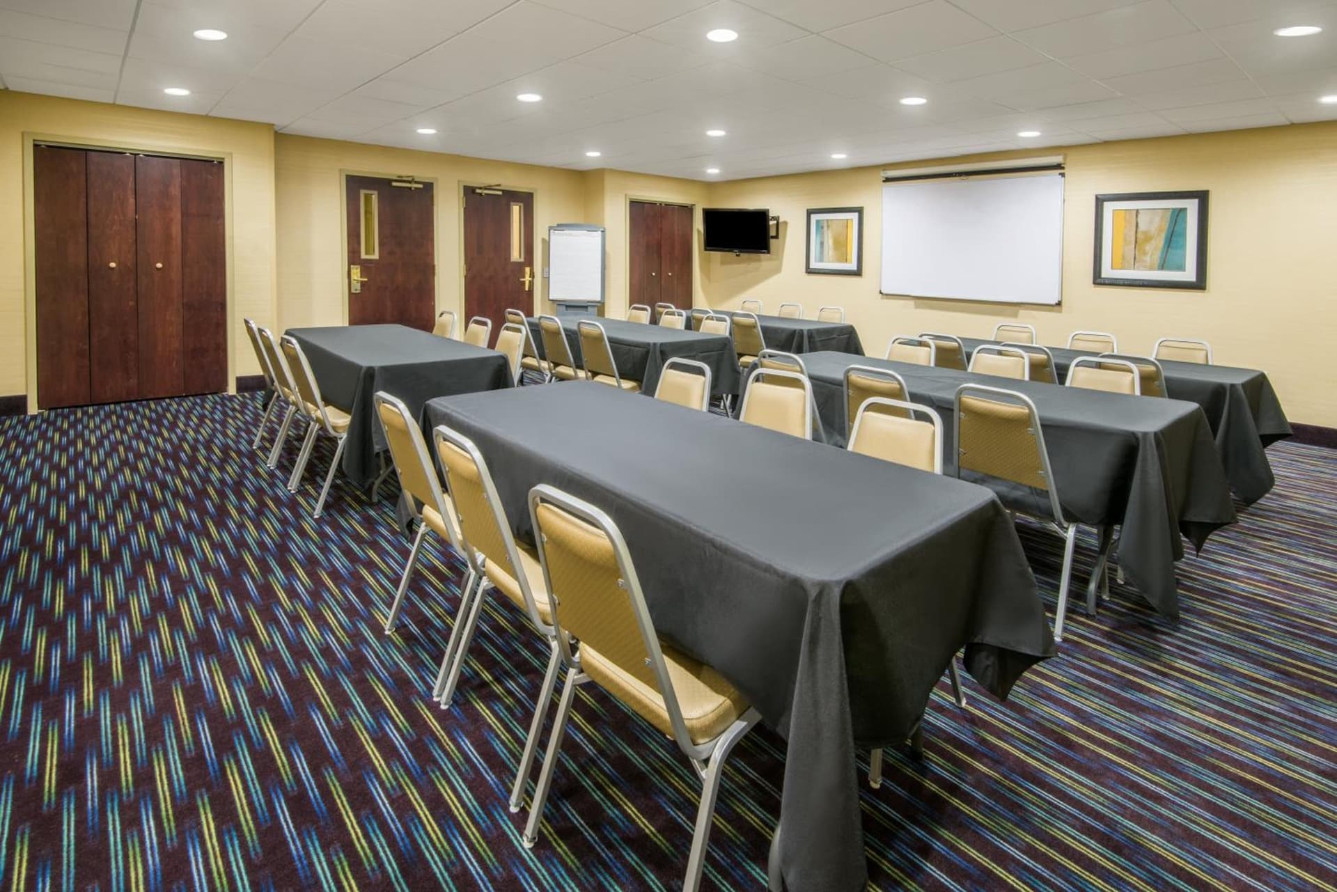 Holiday Inn Express Hotel & Suites Ashland by IHG gallery photo in Ashland, KY — image 31