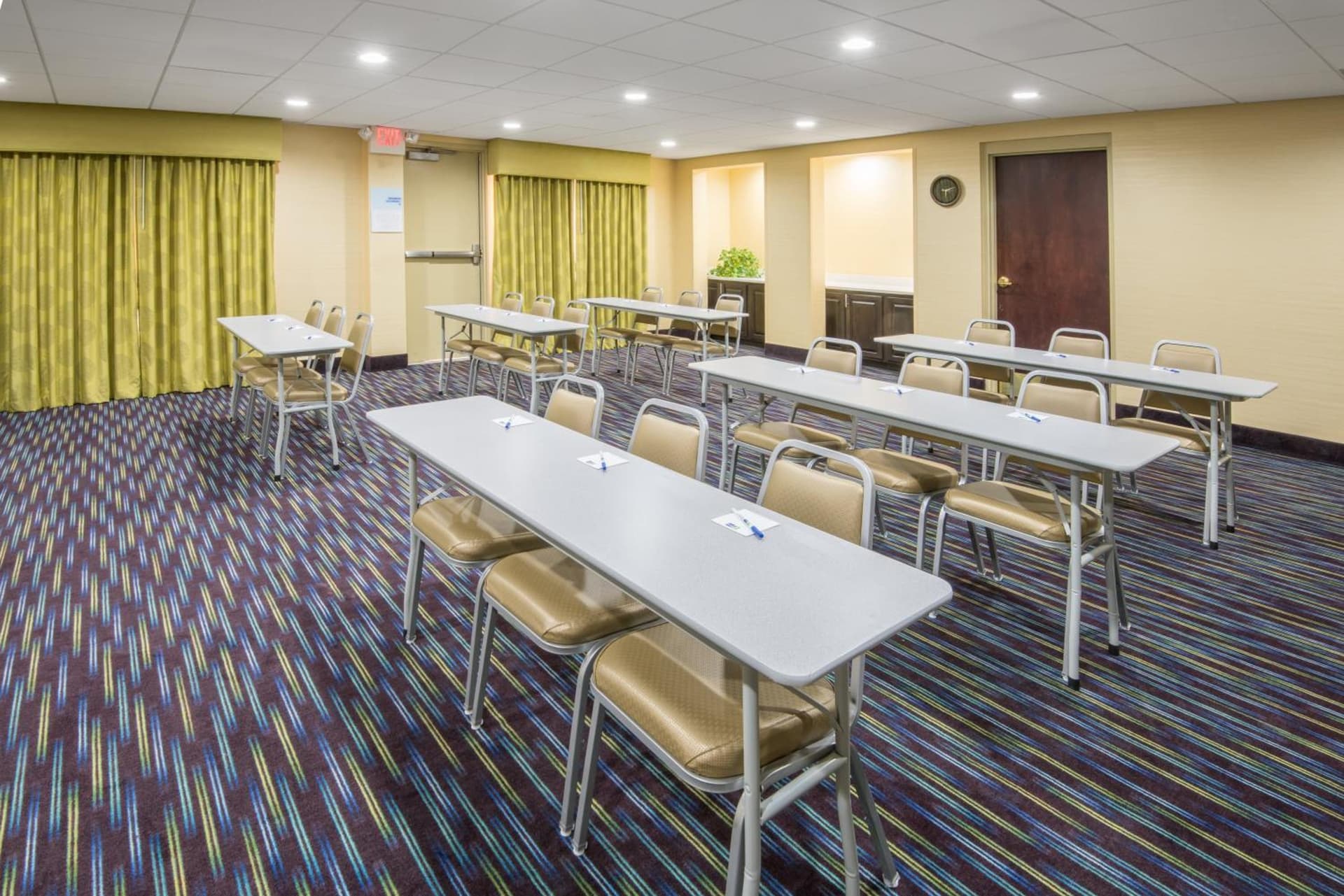 Holiday Inn Express Hotel & Suites Ashland by IHG gallery photo in Ashland, KY — image 40