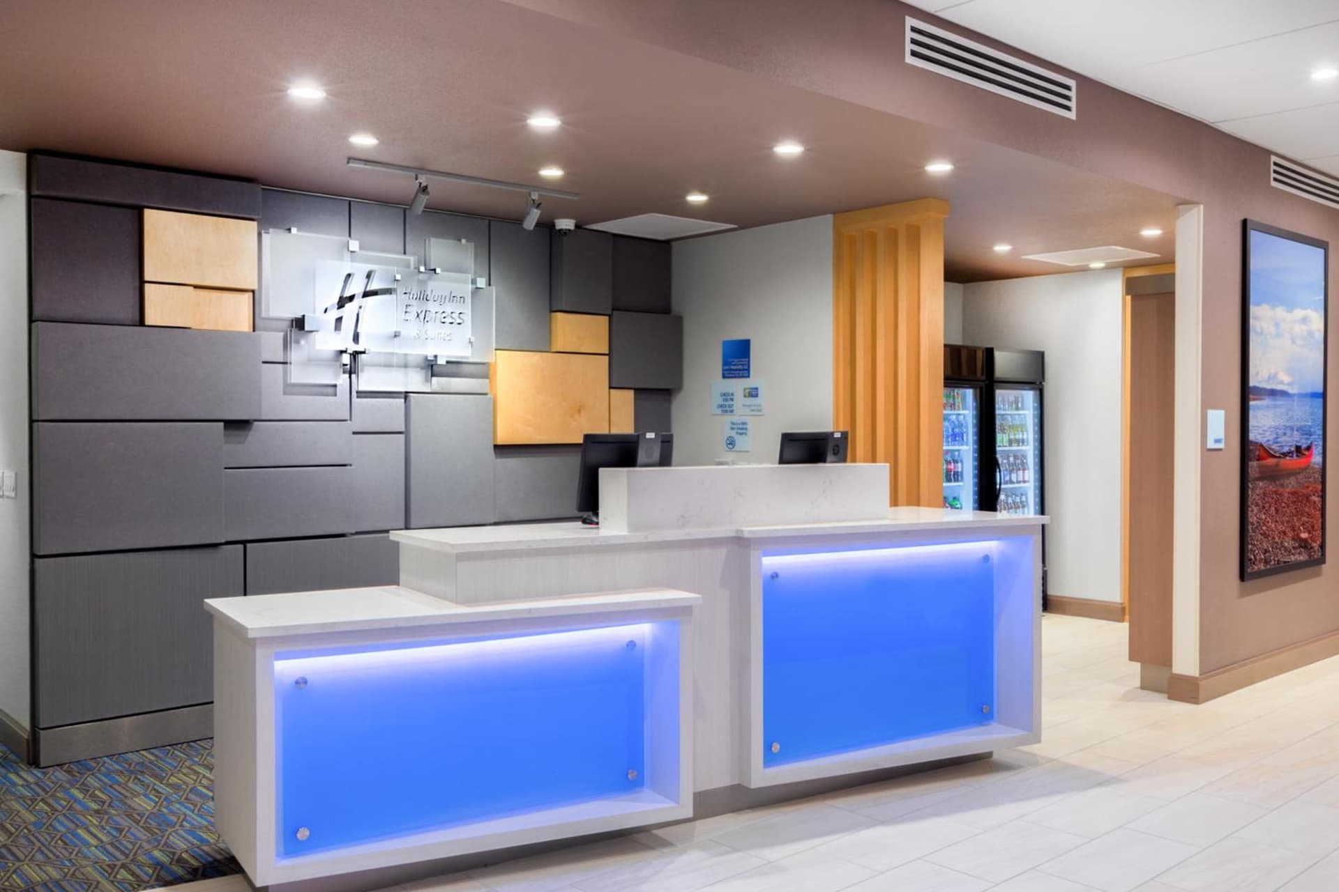 Holiday Inn Express & Suites - Prosser - Yakima Valley Wine by IHG interior in Prosser, WA — gallery photo 2
