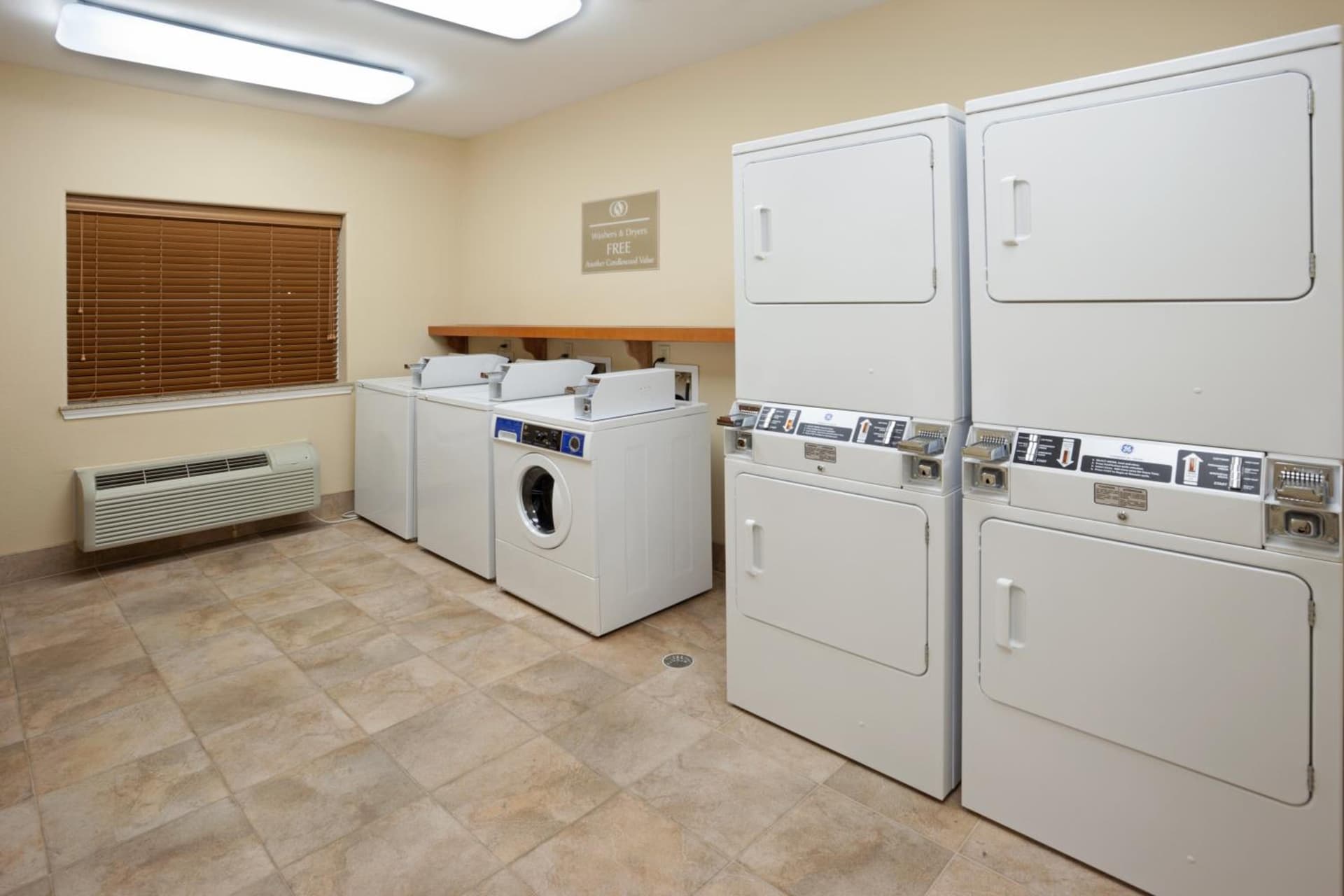 Candlewood Suites Victoria by IHG interior in Victoria, TX — gallery photo 2