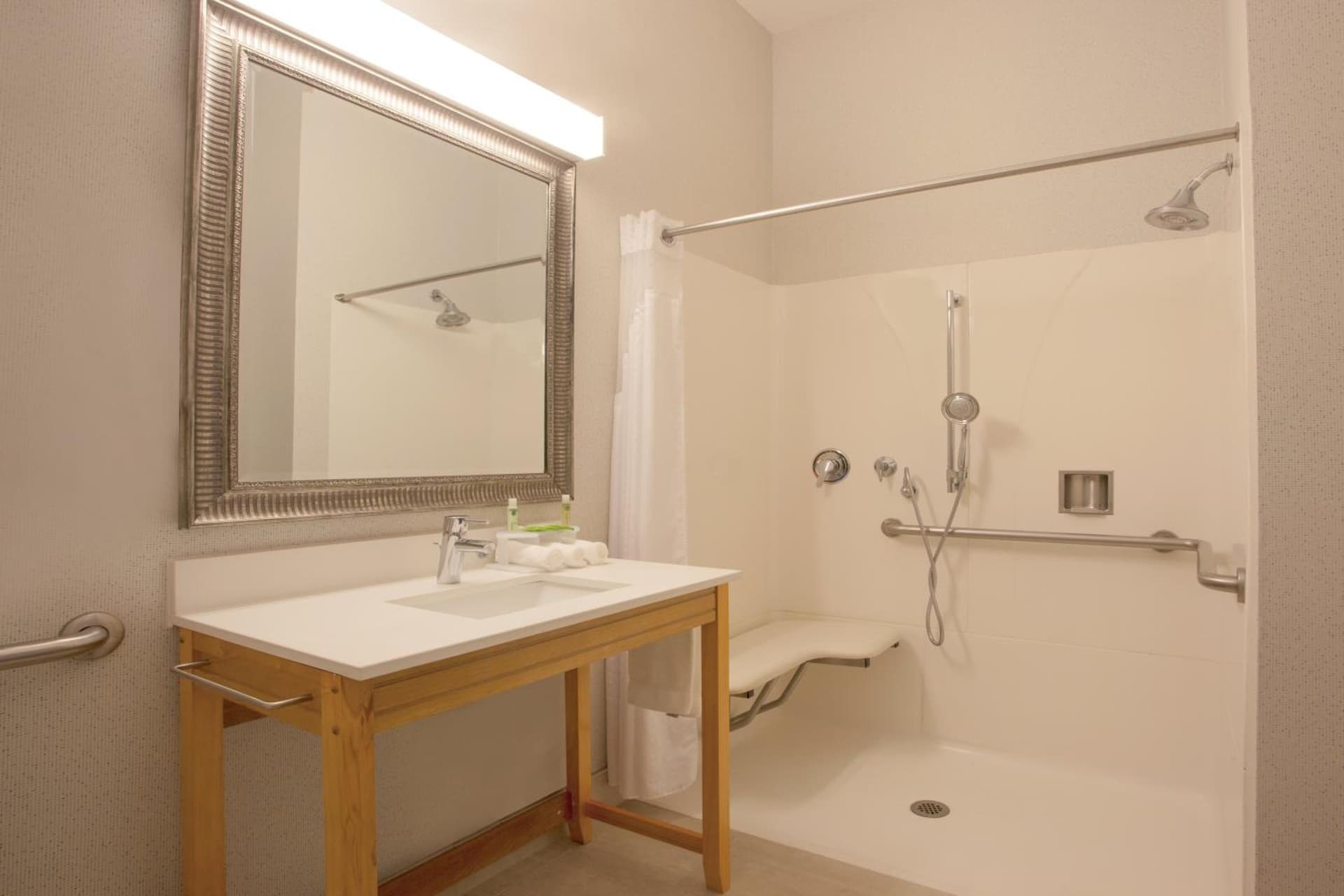 Holiday Inn Express Davis-University Area by IHG gallery photo in Davis, CA — image 12