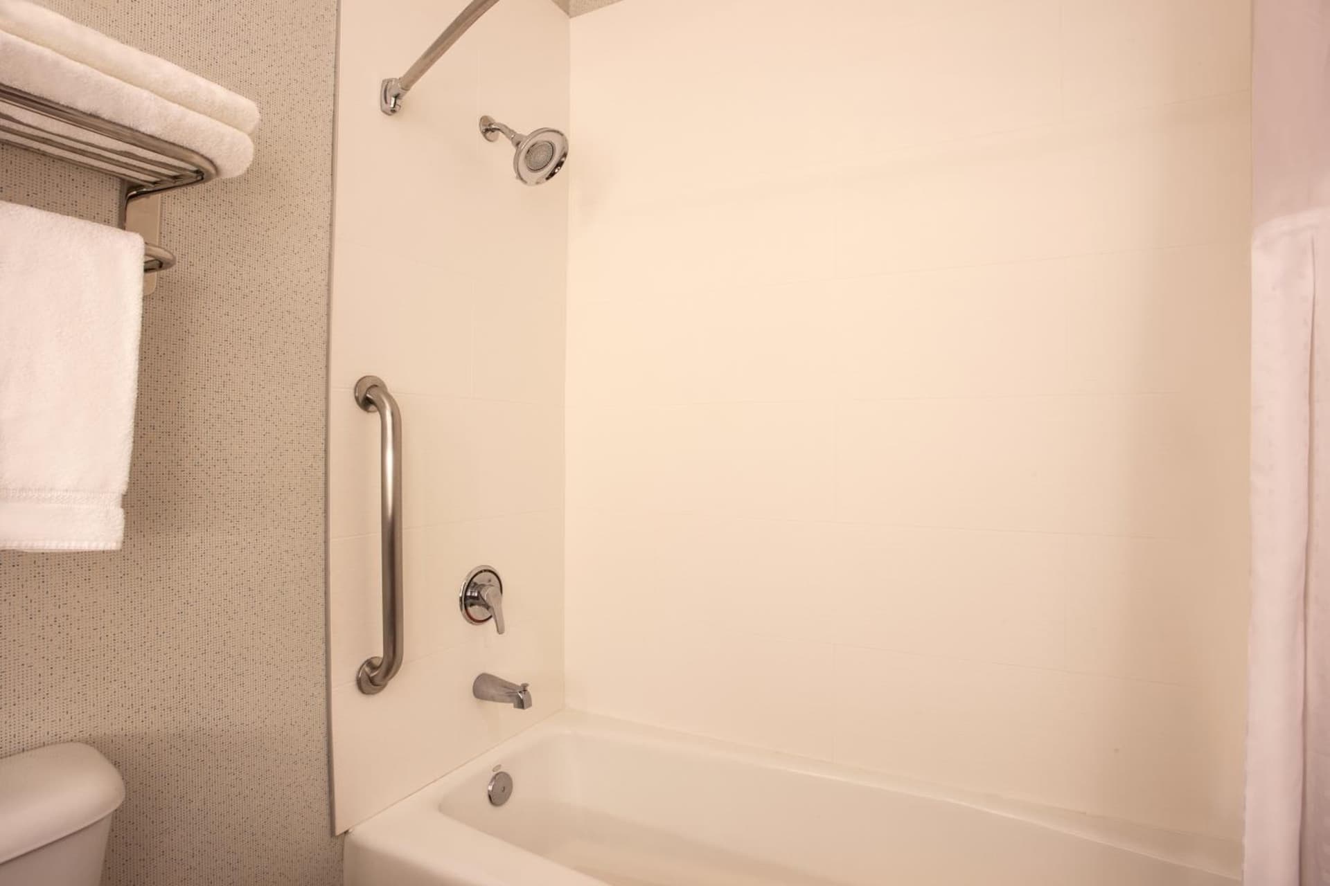 Holiday Inn Express Davis-University Area by IHG gallery photo in Davis, CA — image 30