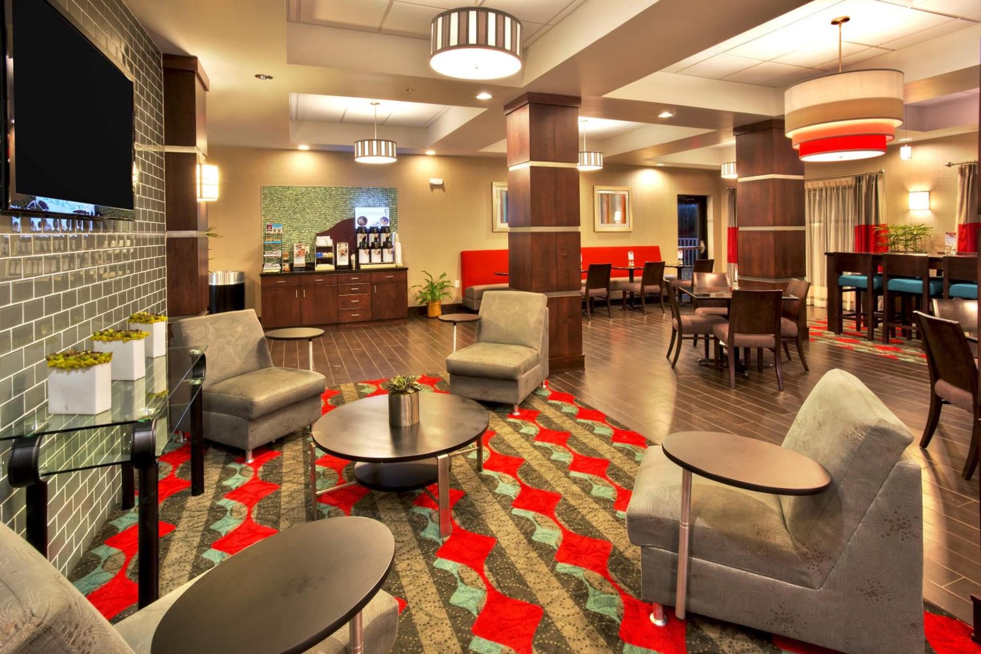 Holiday Inn Express & Suites Oak Ridge by IHG interior in Oak Ridge, TN — gallery photo 2
