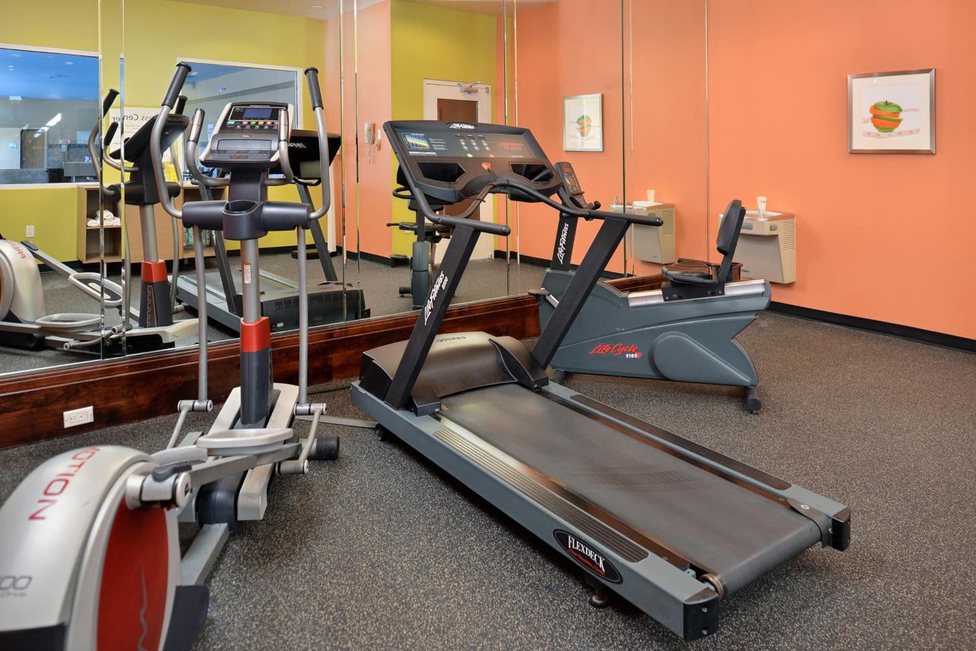Holiday Inn Express Albuquerque N - Bernalillo by IHG gallery photo in Bernalillo, NM — image 8