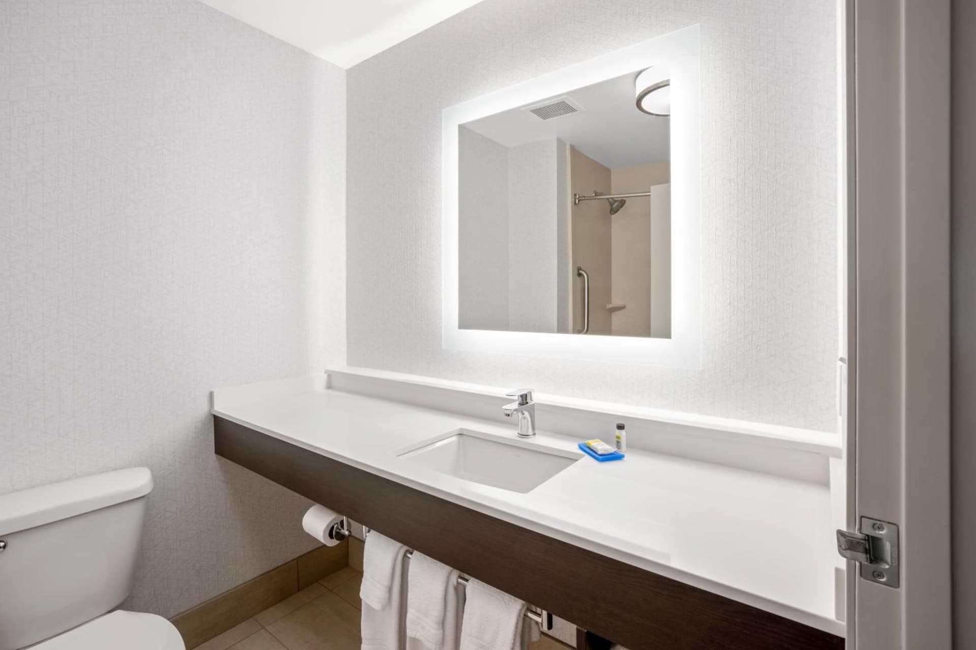 Holiday Inn Express Hotel & Suites Marysville by IHG gallery photo in Marysville, WA — image 10