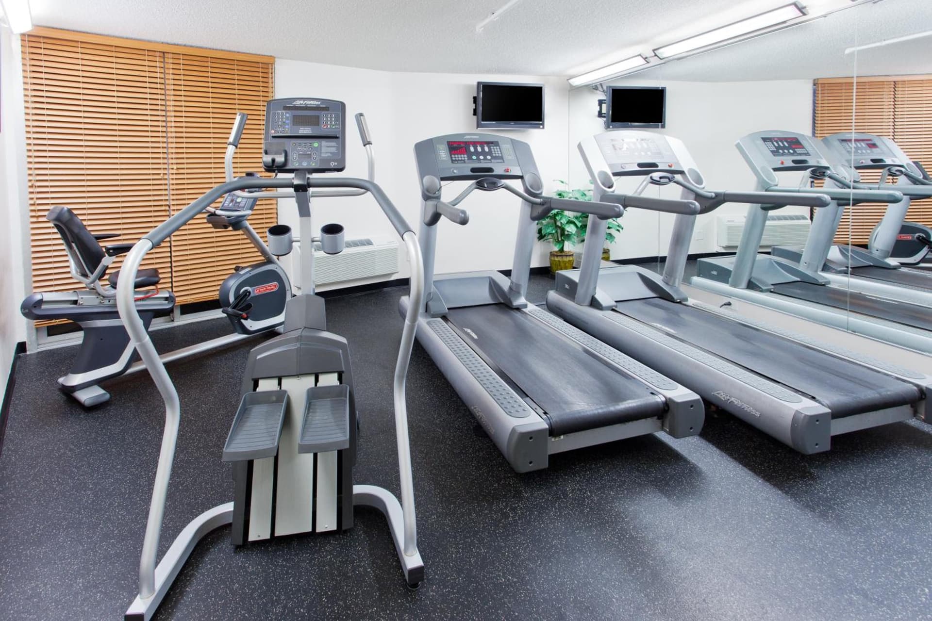 Holiday Inn Charleston-Riverview by IHG gallery photo in Charleston, SC — image 13