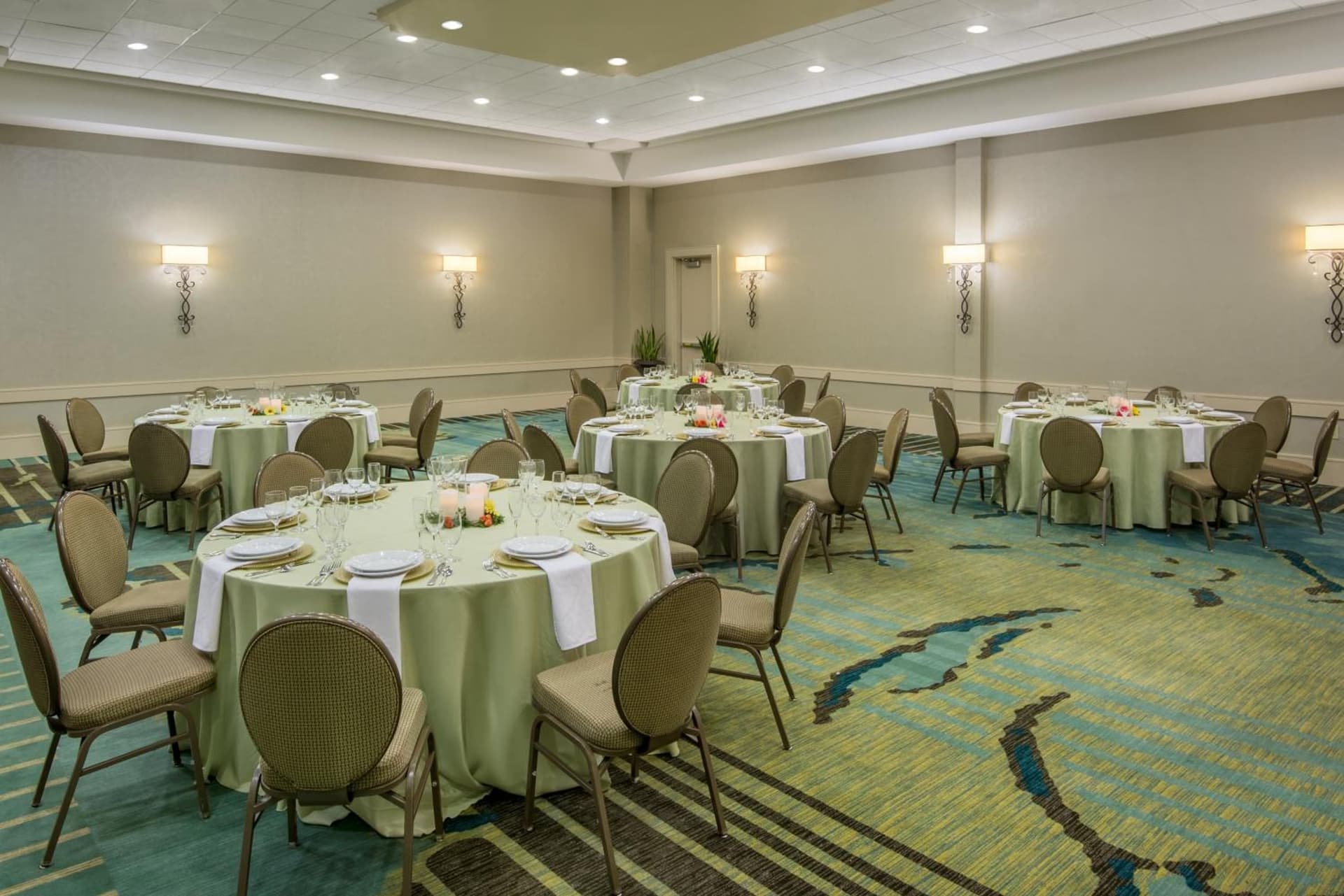 Crowne Plaza Charleston by IHG gallery photo in Charleston, SC — image 89
