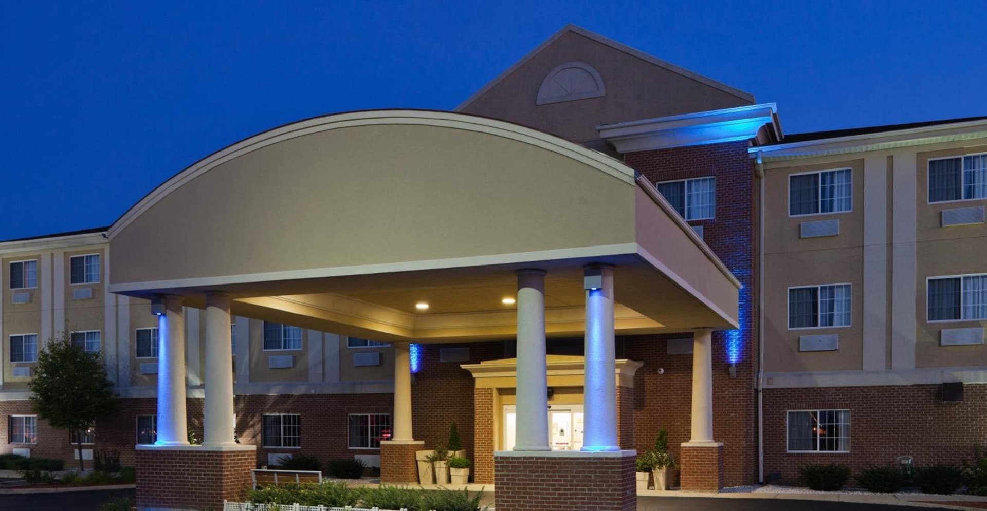 Holiday Inn Express Hotel & Suites Defiance by IHG — hotel in Defiance, Ohio