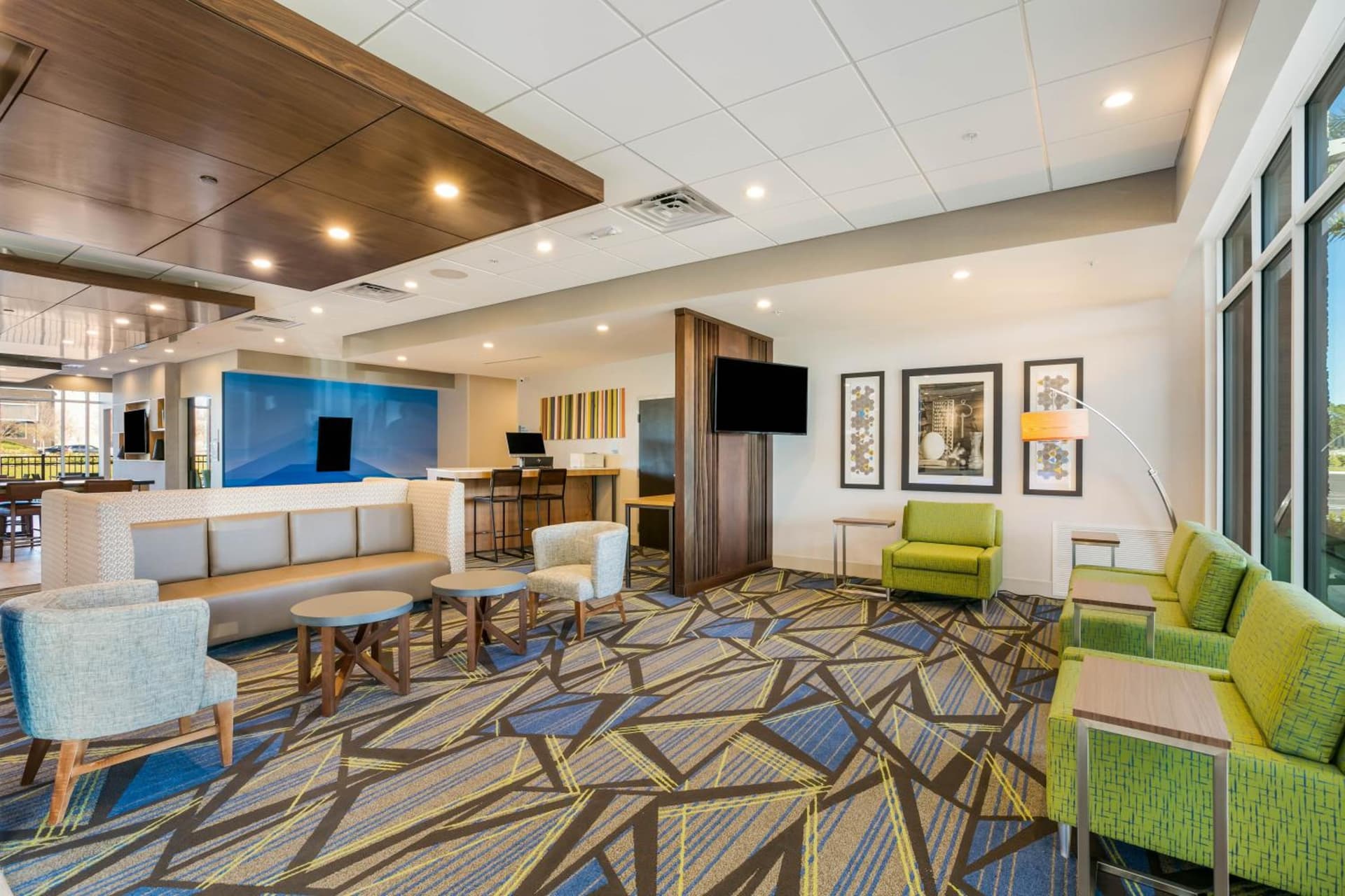 Holiday Inn Express & Suites Jacksonville - Town Center by IHG gallery photo in Jacksonville, FL — image 39