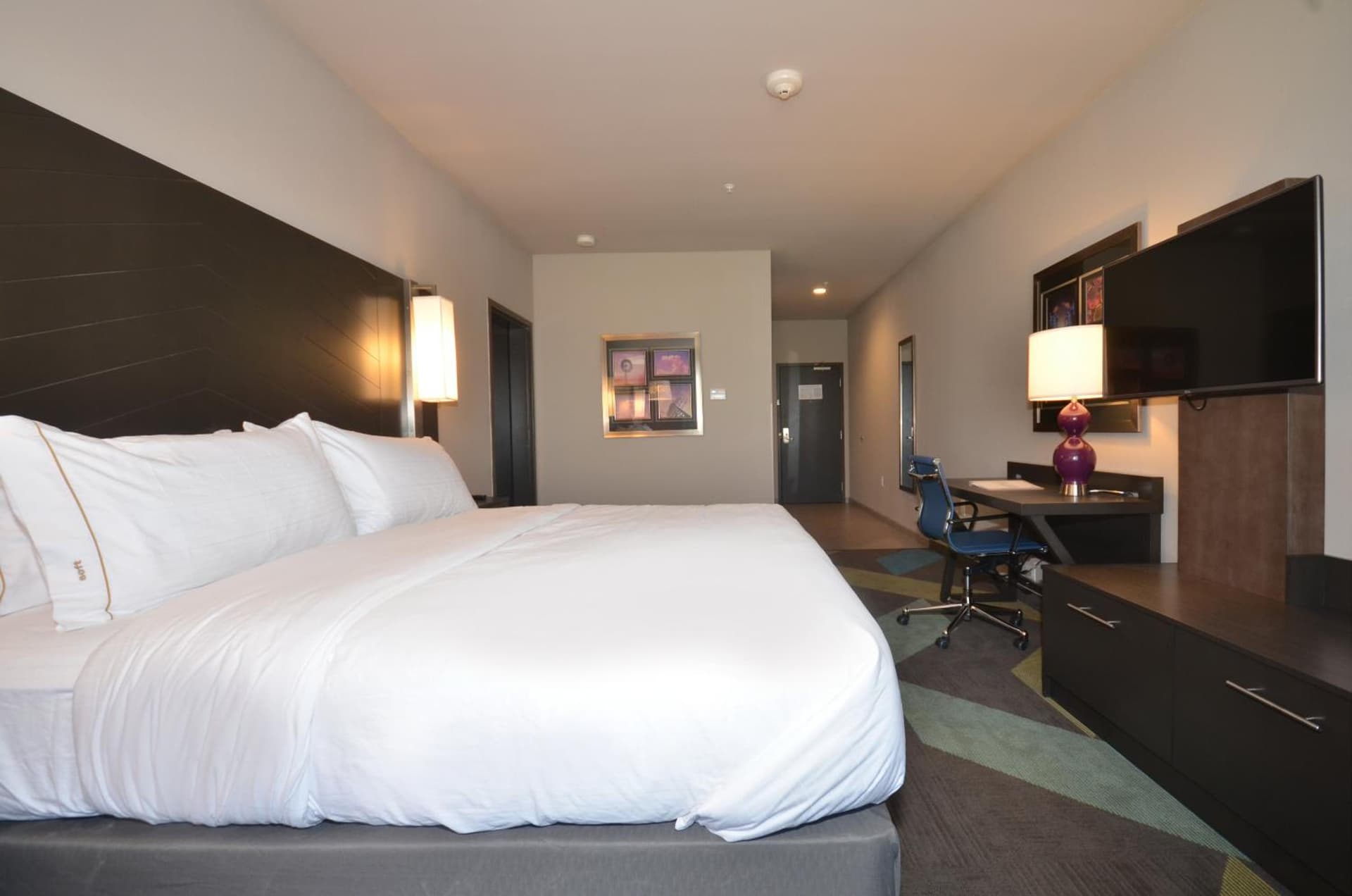 Holiday Inn Express & Suites Oklahoma City Mid - Arpt Area by IHG gallery photo in Oklahoma City, OK — image 9