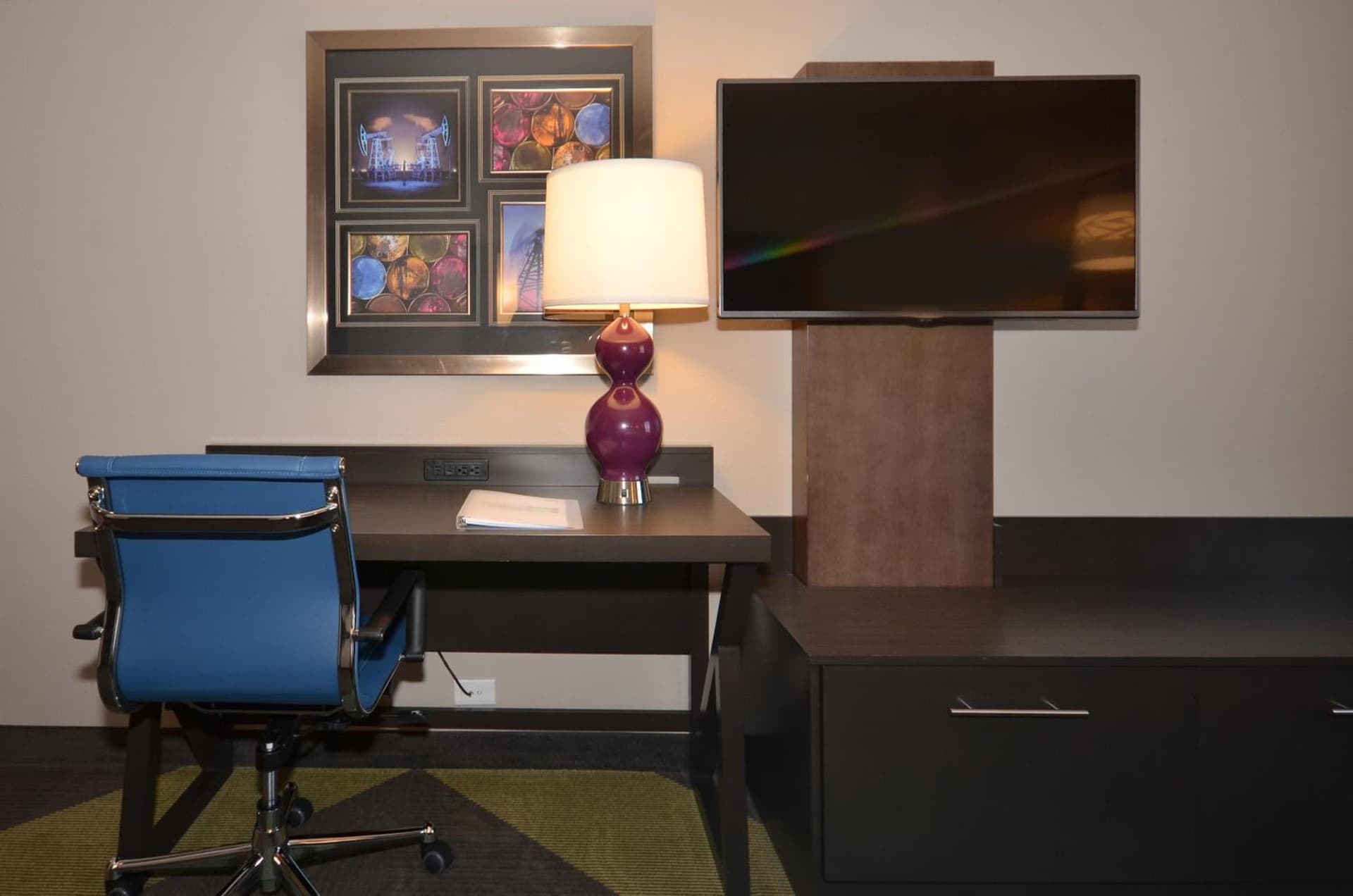 Holiday Inn Express & Suites Oklahoma City Mid - Arpt Area by IHG gallery photo in Oklahoma City, OK — image 6