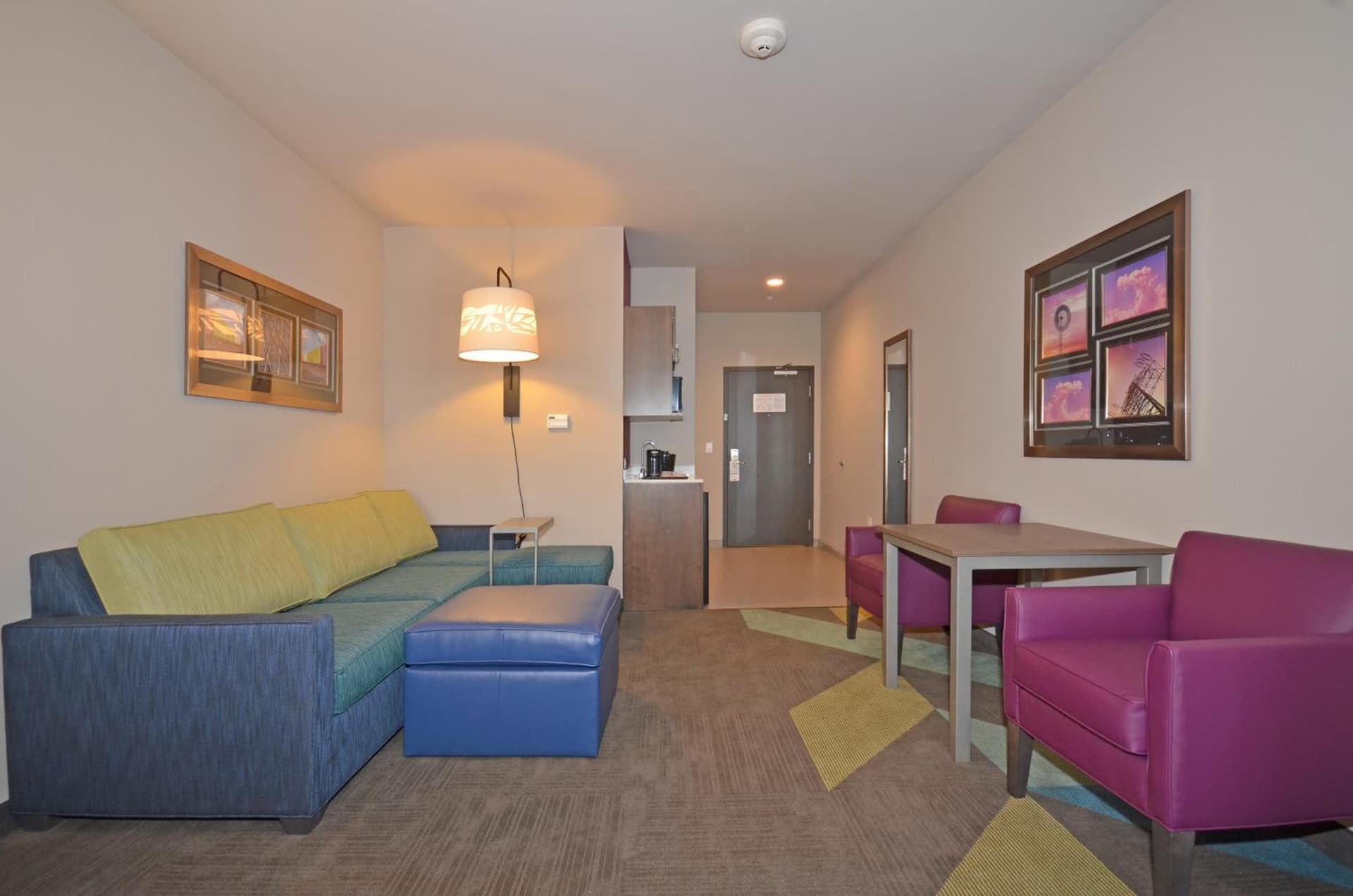 Holiday Inn Express & Suites Oklahoma City Mid - Arpt Area by IHG gallery photo in Oklahoma City, OK — image 31