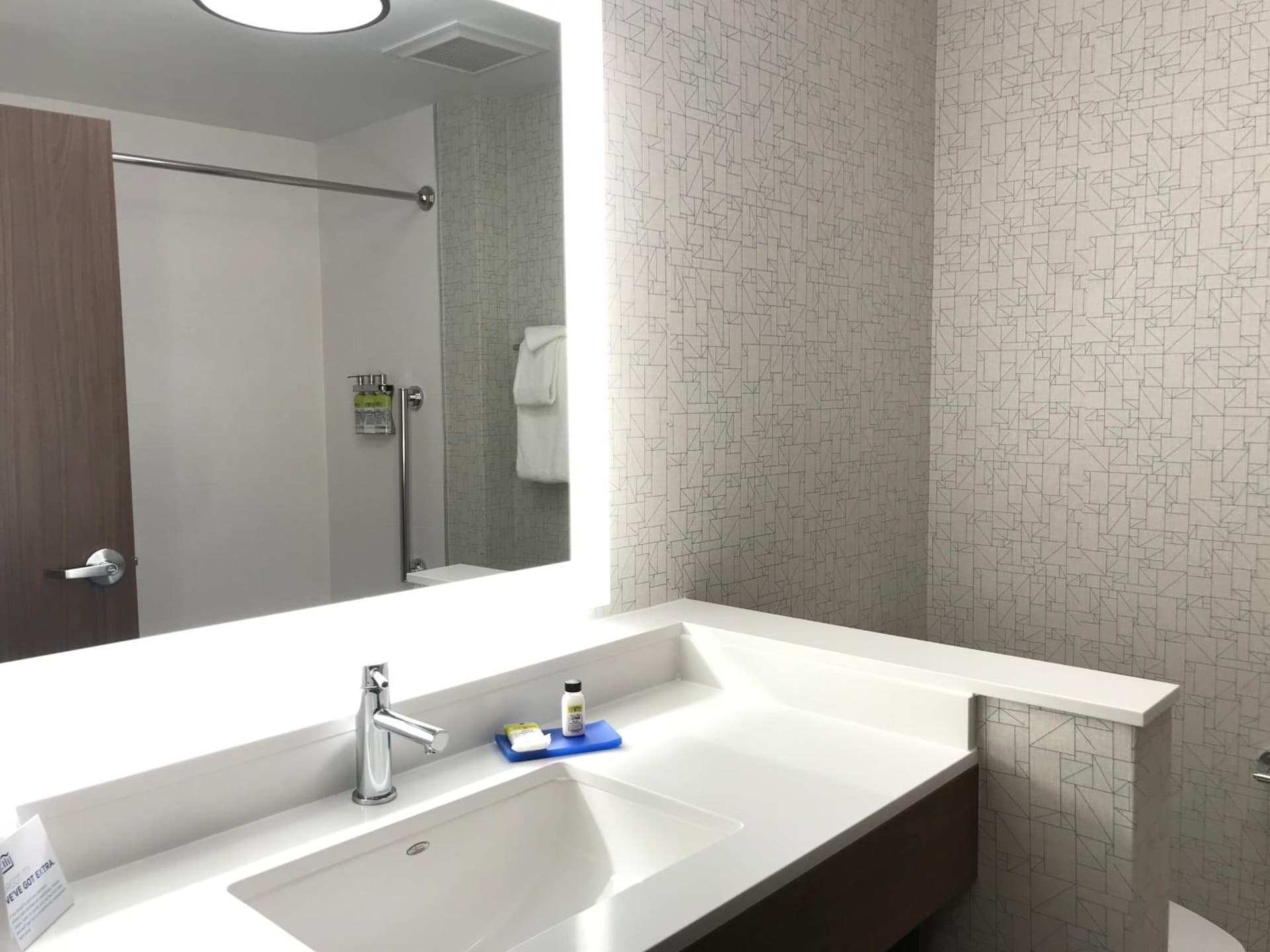 Holiday Inn Express & Suites - Phoenix - Airport North by IHG gallery photo in Phoenix, AZ — image 76