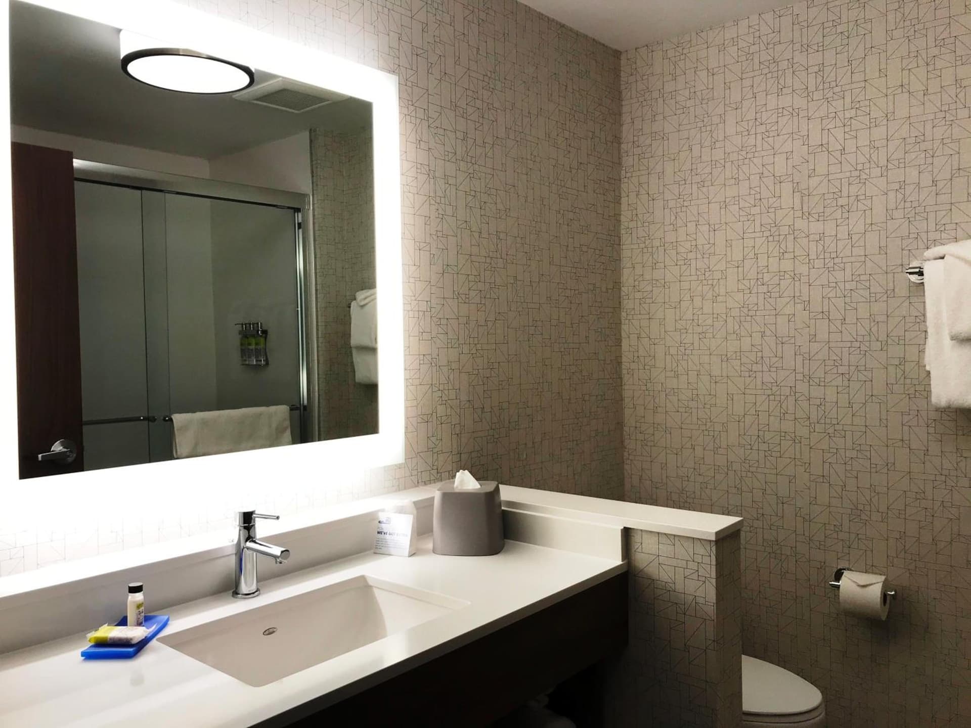 Holiday Inn Express & Suites - Phoenix - Airport North by IHG gallery photo in Phoenix, AZ — image 85