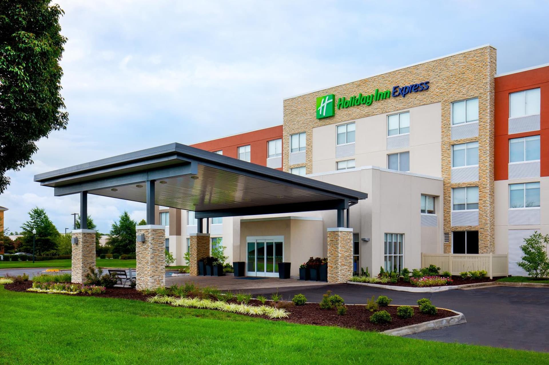 Holiday Inn Express Chesapeake - Norfolk by IHG featured exterior or lobby in Chesapeake, VA — similar hotel