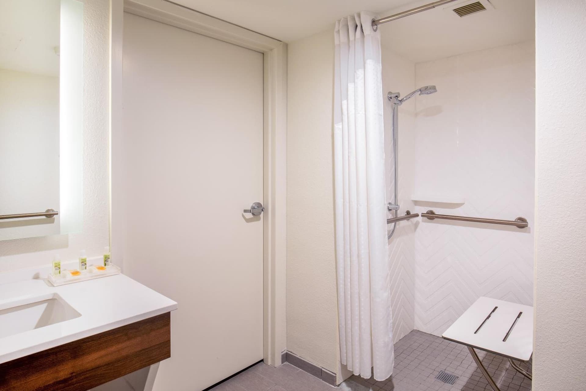 Holiday Inn Newport News - Hampton by IHG gallery photo in Newport News, VA — image 10