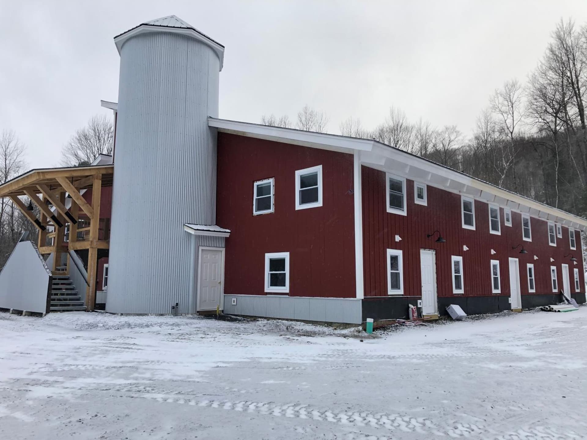 Mad River Lodge interior in Waitsfield — gallery photo 2