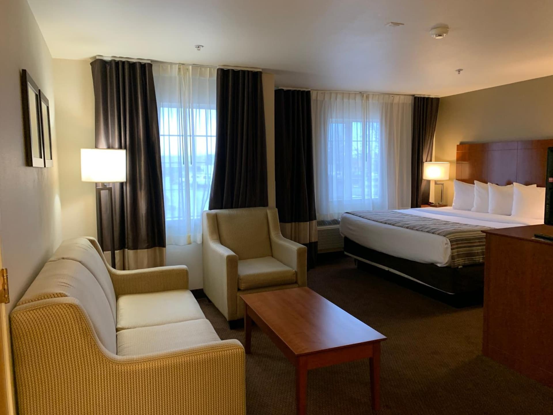 Country Inn & Suites by Radisson, Bend, OR gallery photo in Bend, OR — image 6