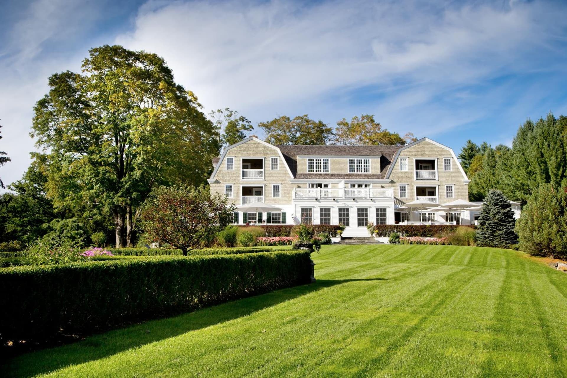 The Mayflower Inn & Spa, Auberge Collection — hotel in Washington, Illinois