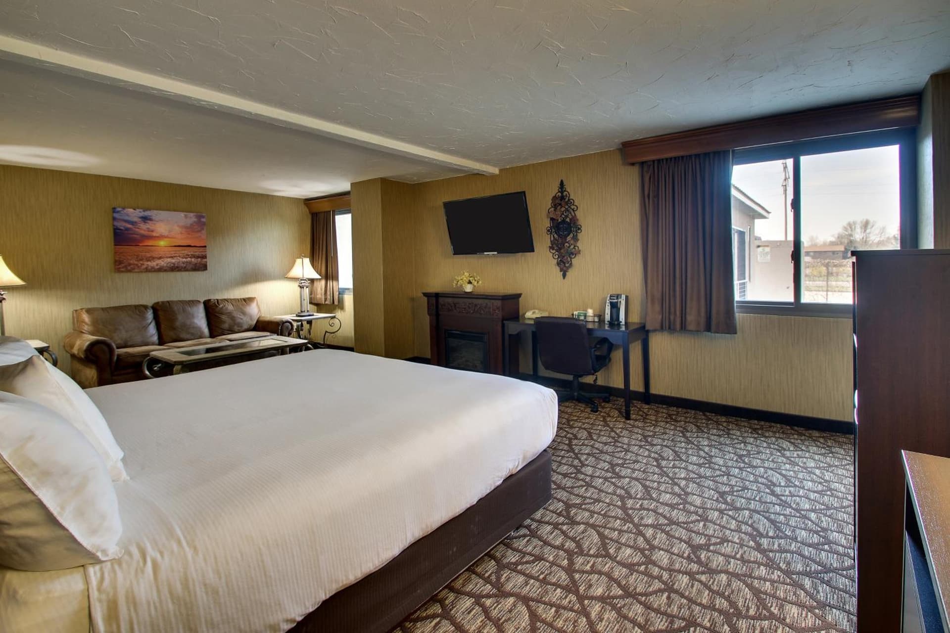 EverSpring Inn property views in Bismarck, ND — gallery photo 3