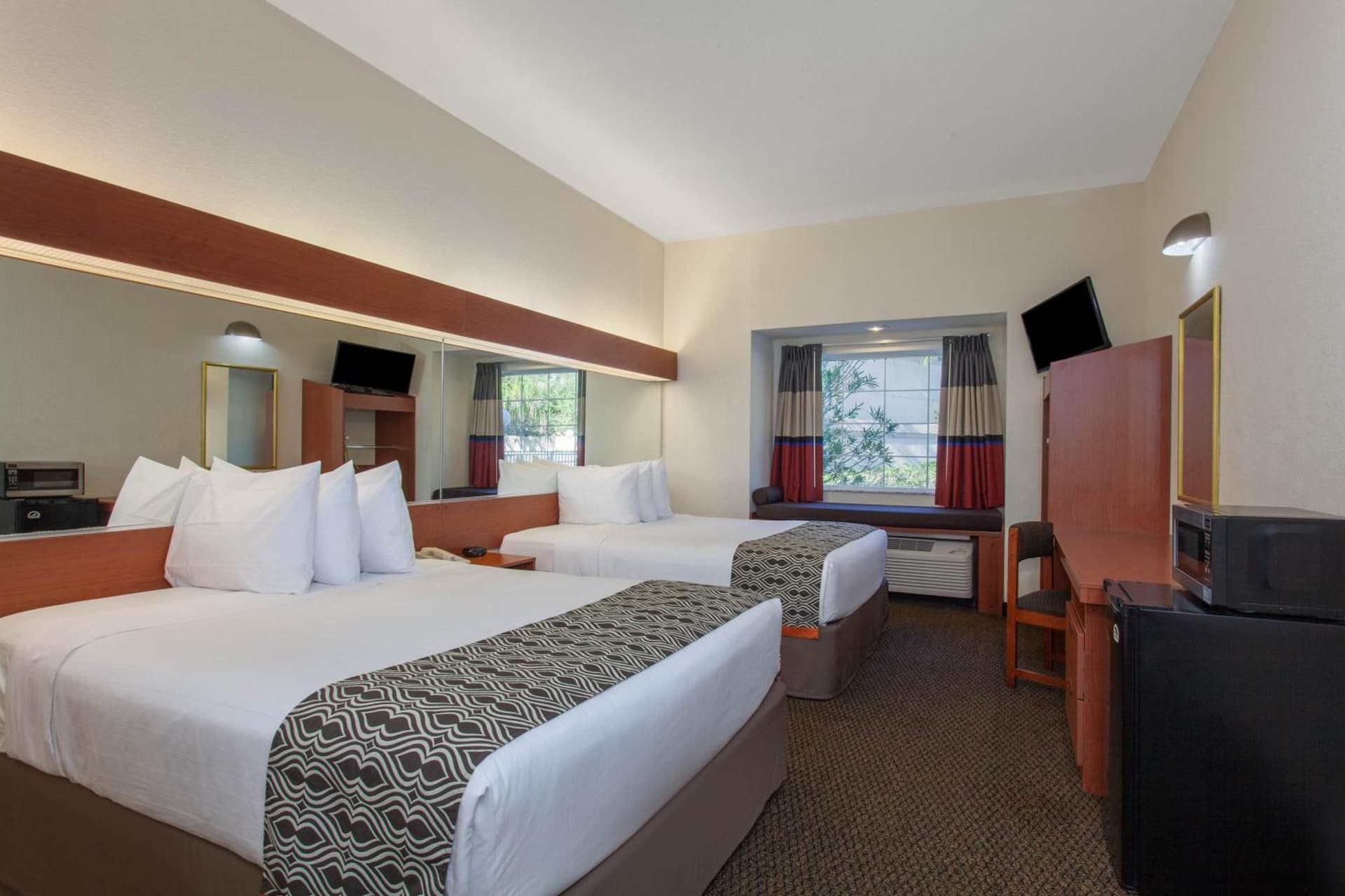 Microtel Inn and Suites by Wyndham - Lady Lake/ The Villages gallery photo in The Villages, FL — image 57