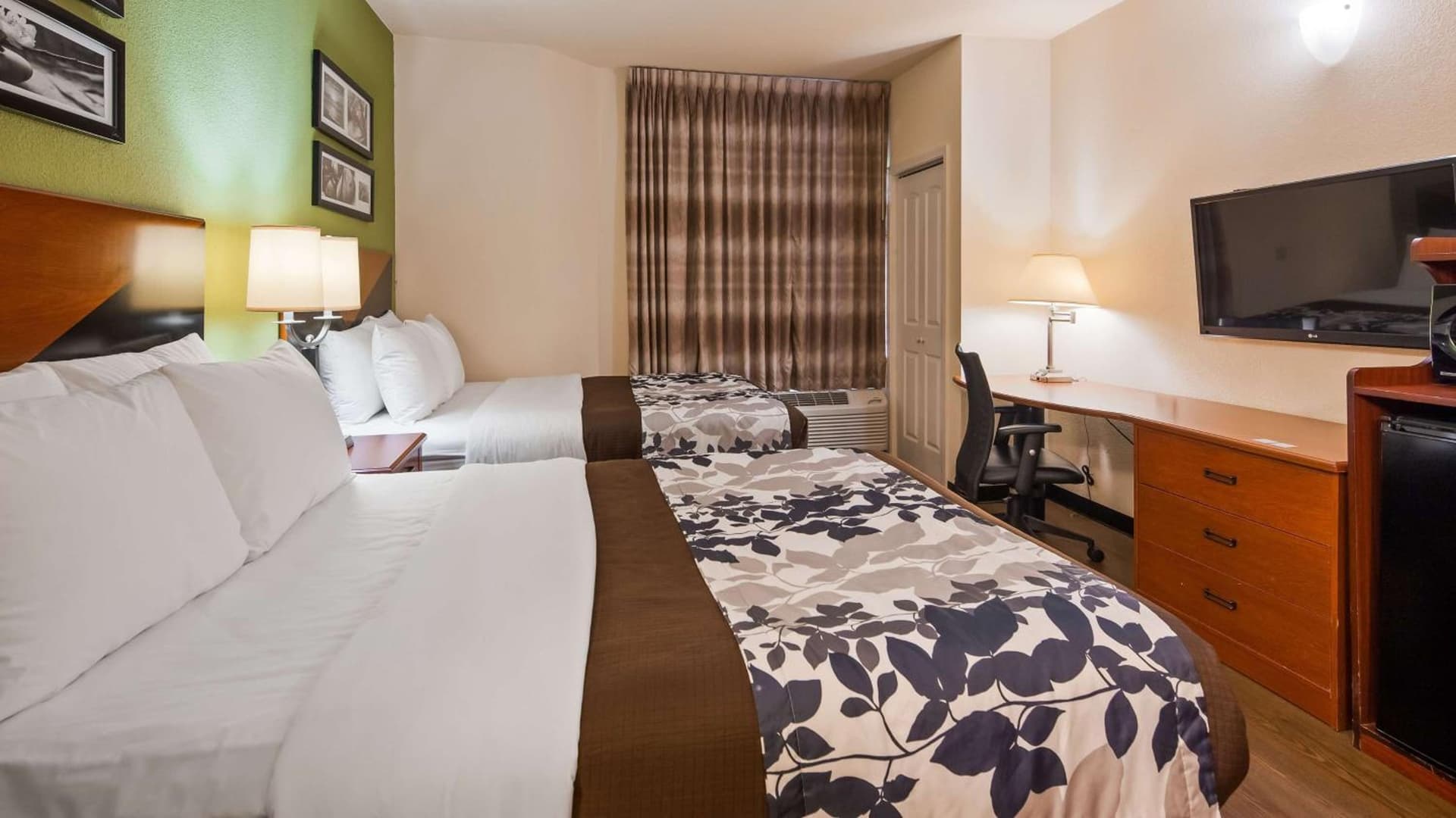 Wingate by Wyndham Macon I-475 interior in Macon, GA — gallery photo 2