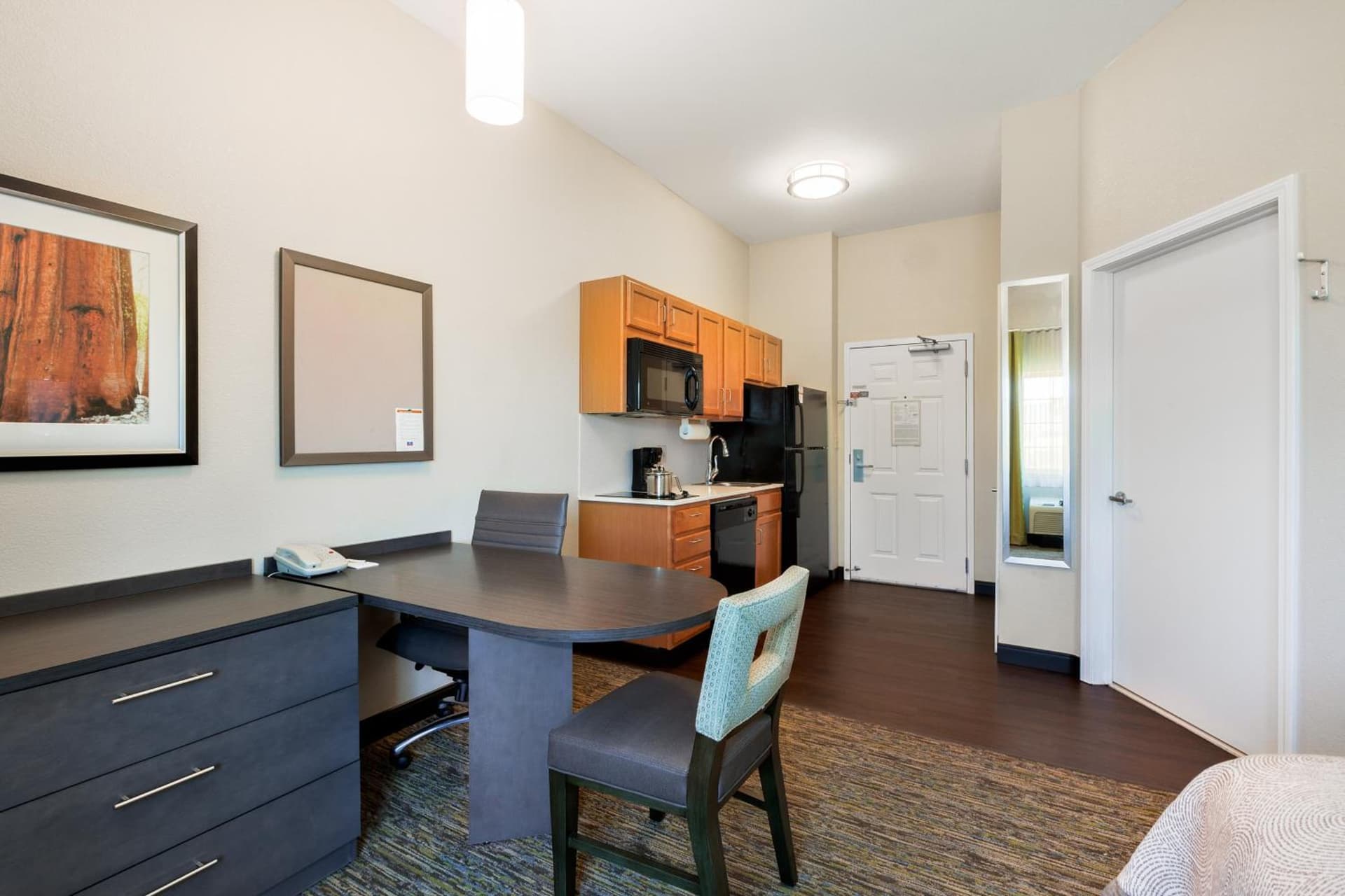 Candlewood Suites Medford by IHG gallery photo in Medford, OR — image 14