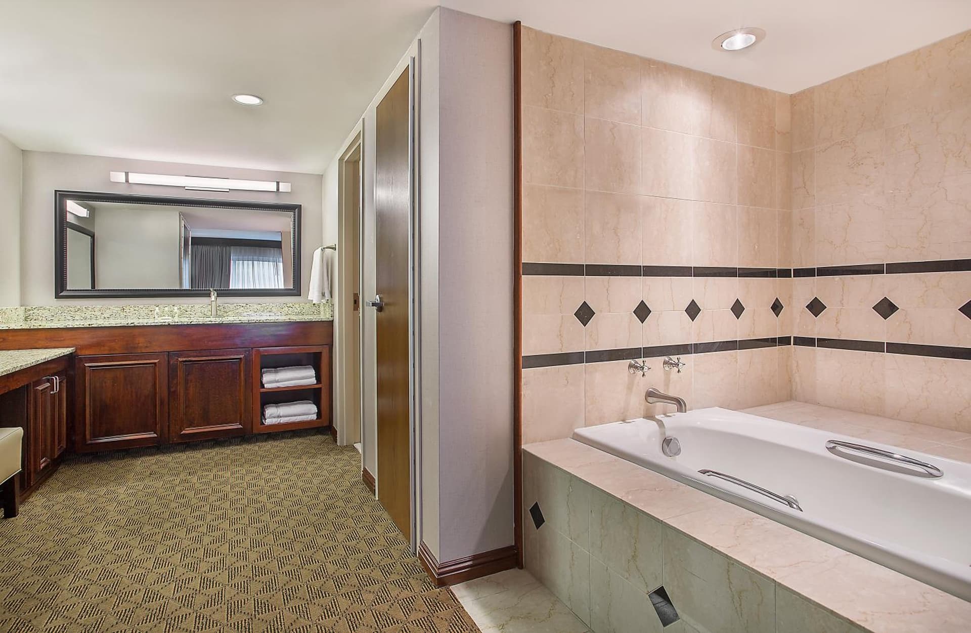 Holiday Inn University Plaza-Bowling Green by IHG gallery photo in Bowling Green, KY — image 38