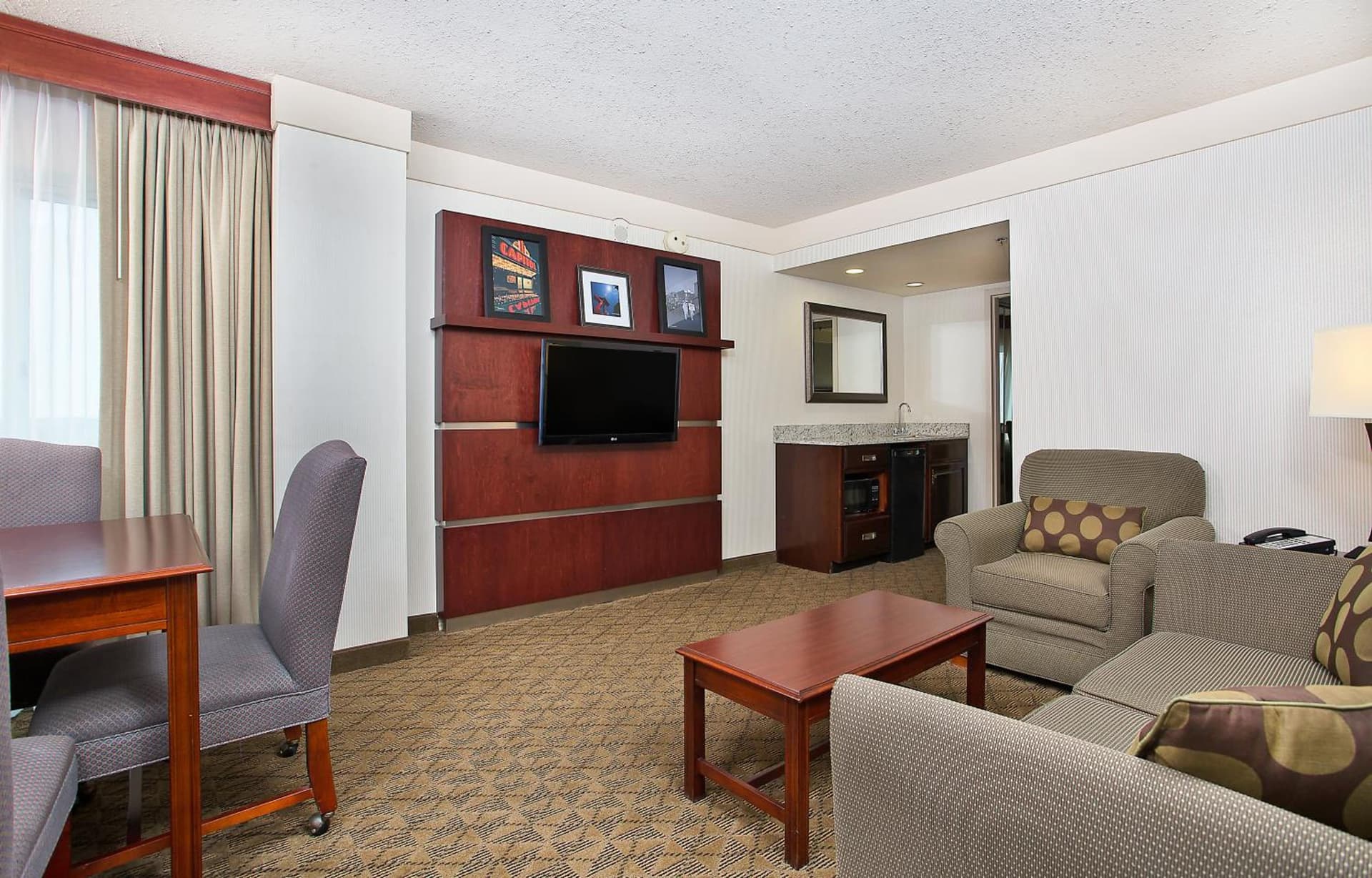 Holiday Inn University Plaza-Bowling Green by IHG gallery photo in Bowling Green, KY — image 61