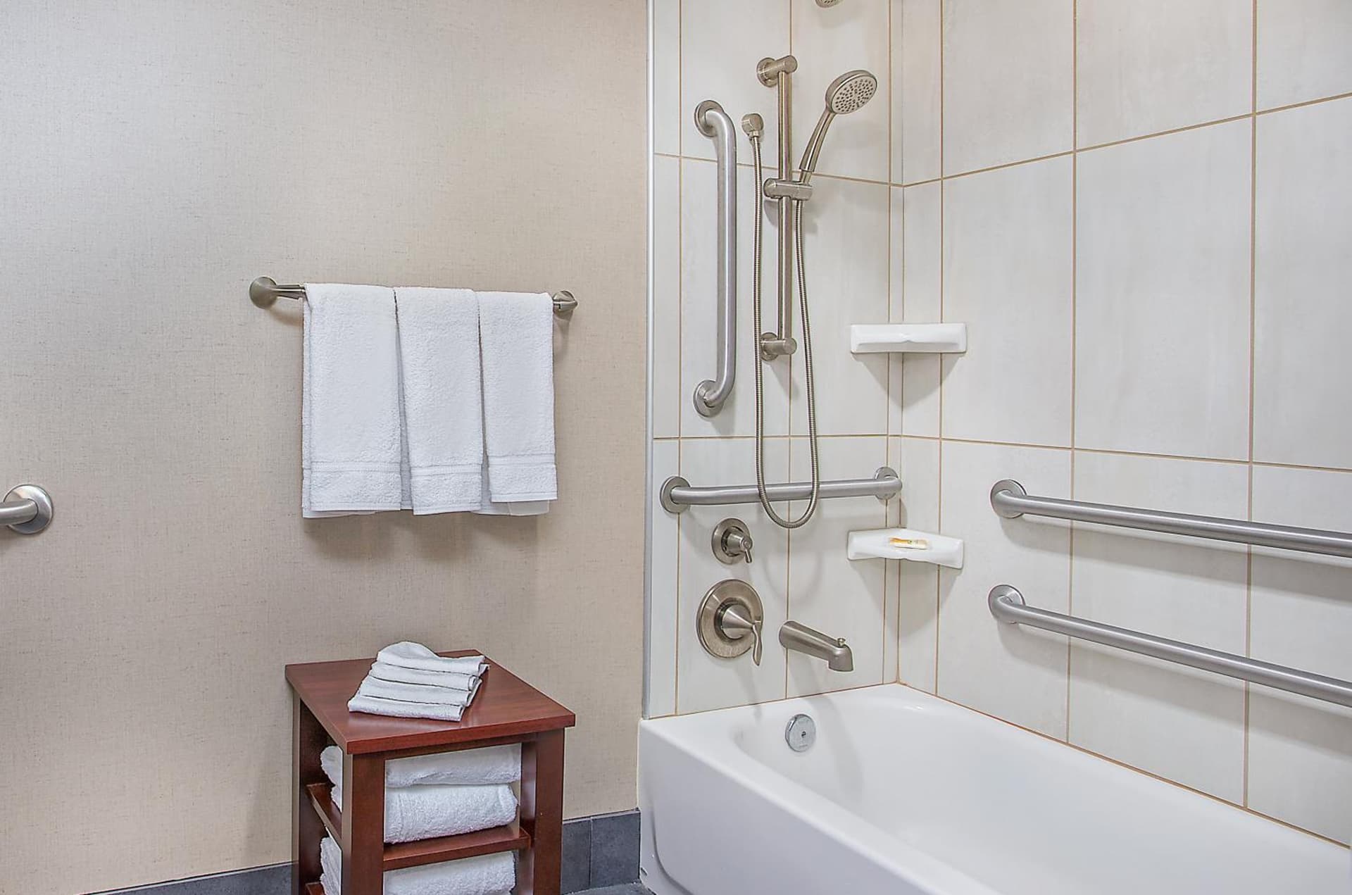 Holiday Inn University Plaza-Bowling Green by IHG gallery photo in Bowling Green, KY — image 23