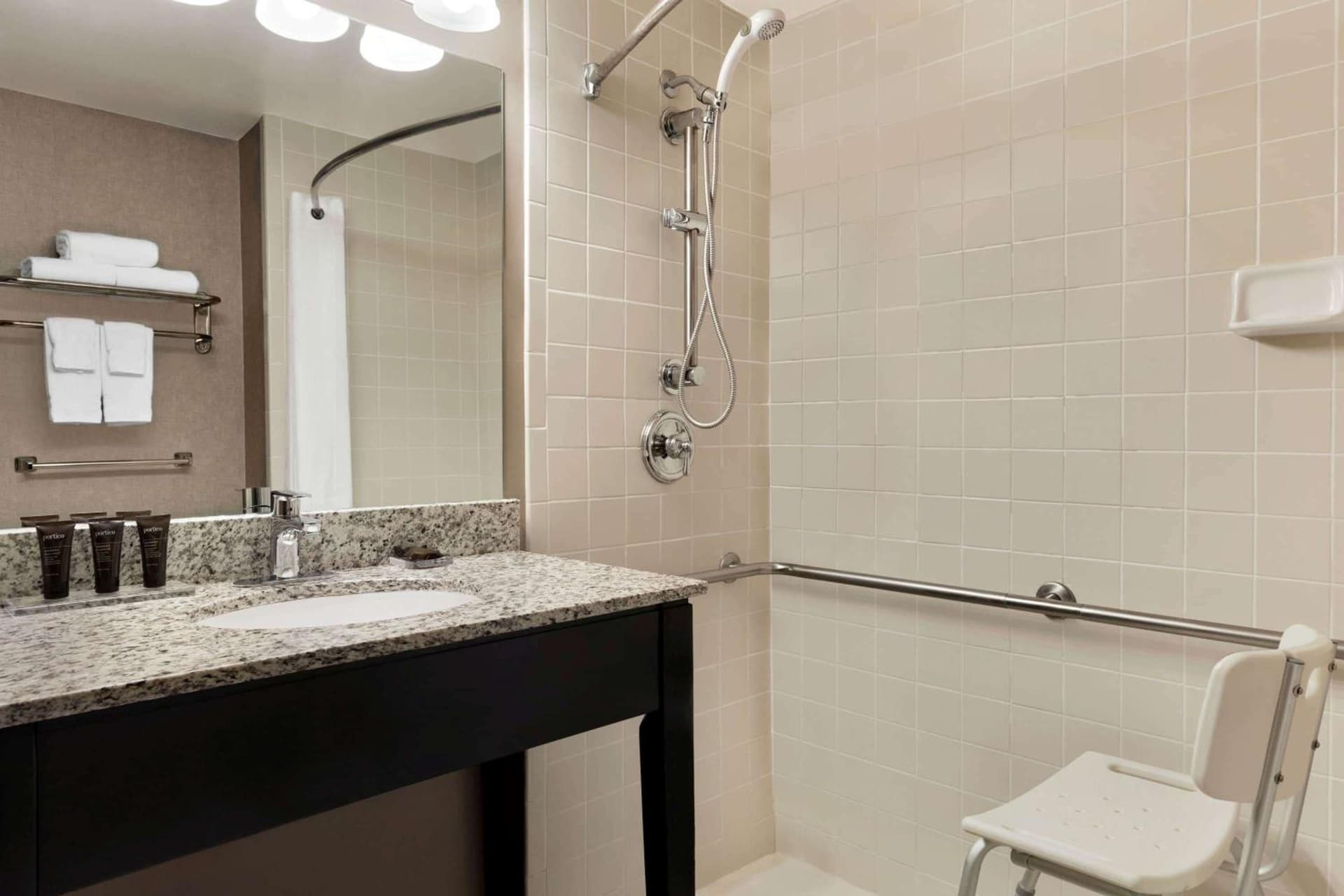 Wingate by Wyndham Cincinnati Blue Ash gallery photo in Blue Ash, OH — image 16