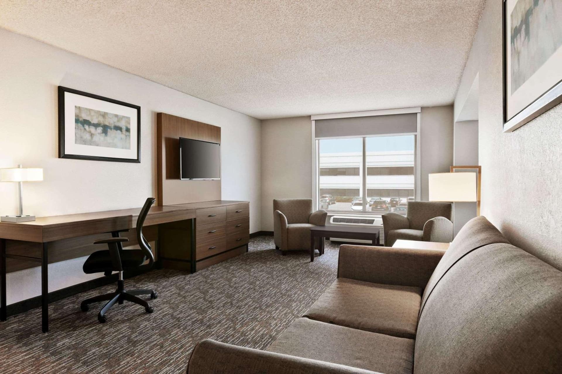 Wingate by Wyndham Cincinnati Blue Ash gallery photo in Blue Ash, OH — image 4