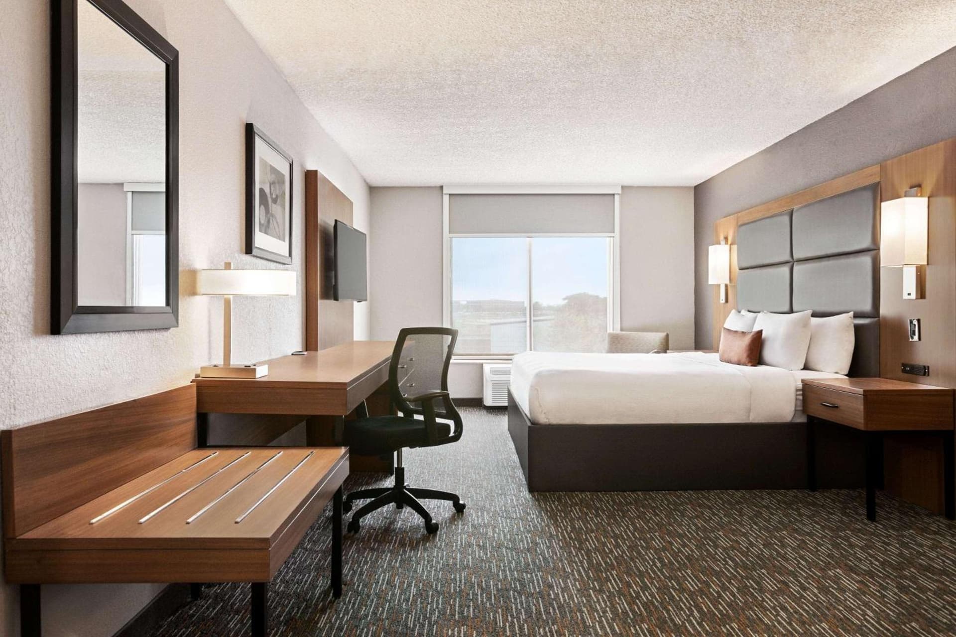 Wingate by Wyndham Cincinnati Blue Ash gallery photo in Blue Ash, OH — image 24
