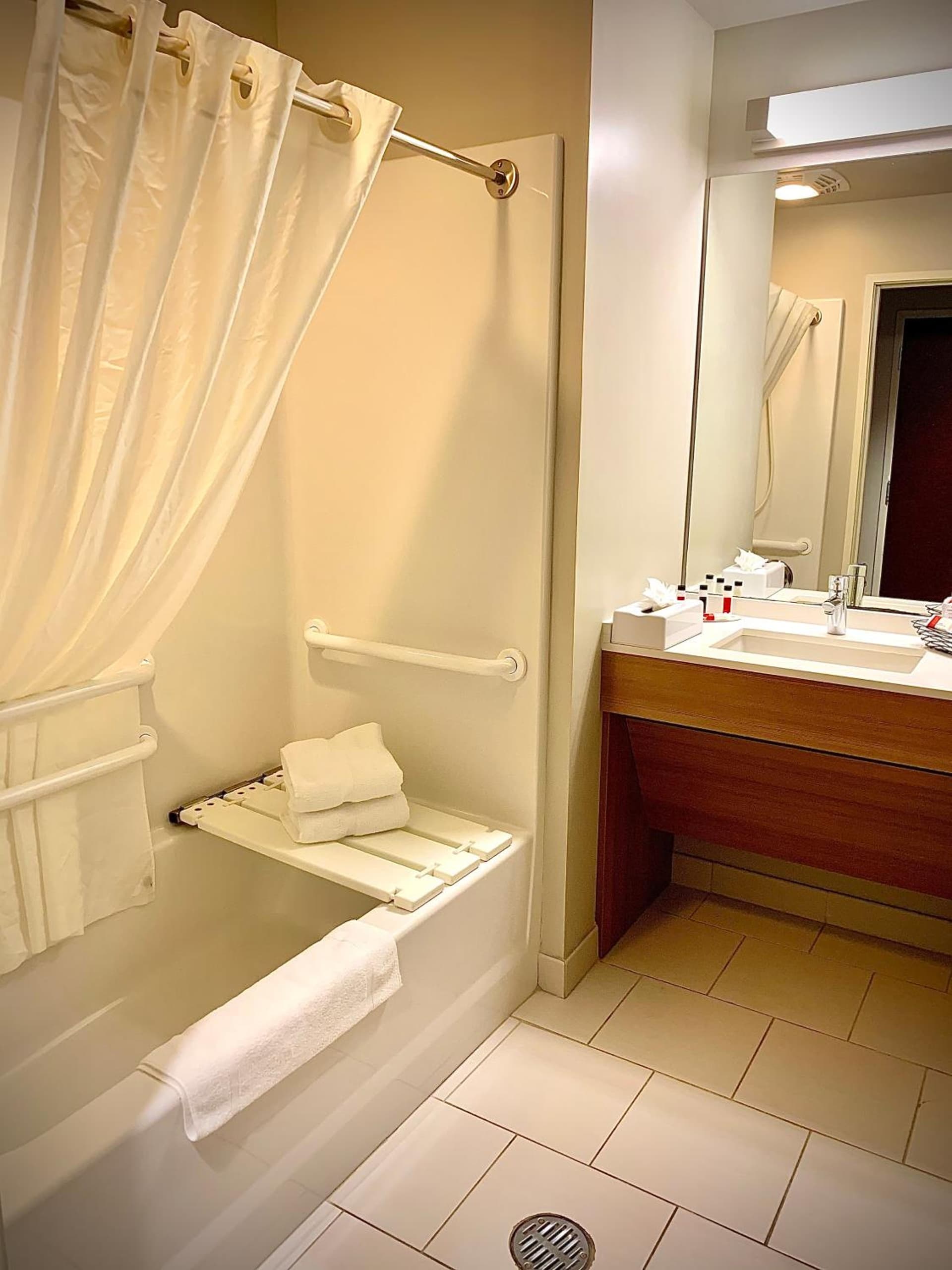 Microtel Inn & Suites by Wyndham Georgetown Delaware Beaches gallery photo in Georgetown, DE — image 29