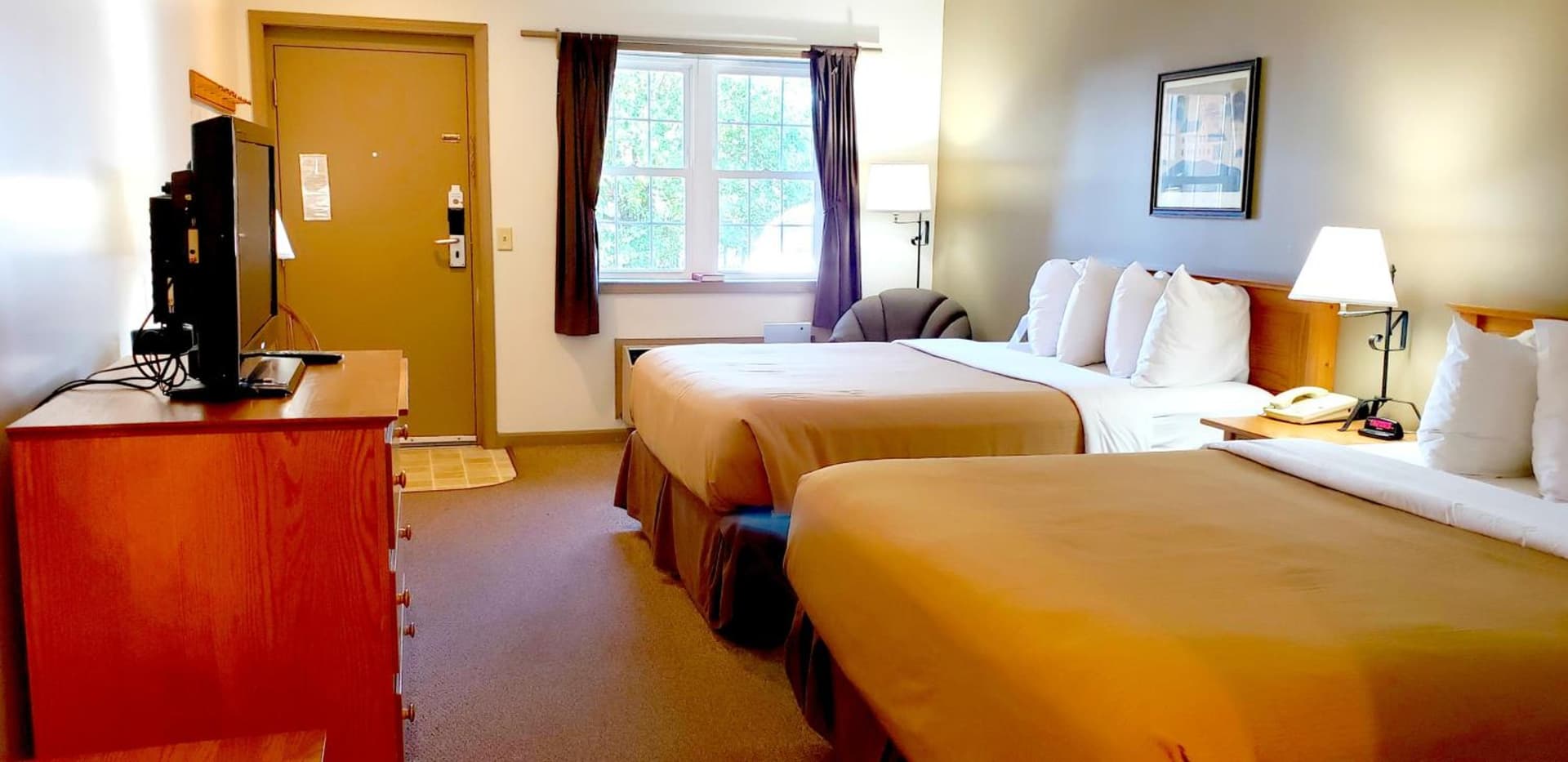 Lodging on the Square gallery photo in Berlin, OH — image 91