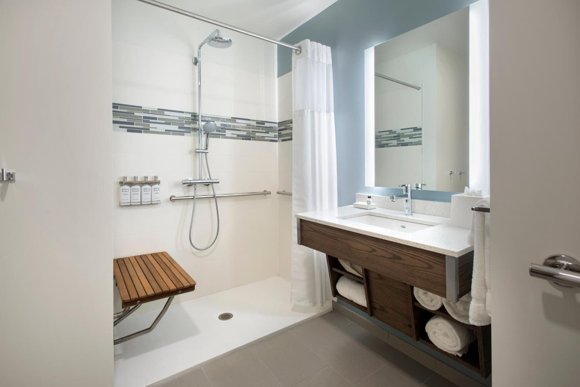 EVEN Hotel Pittsburgh Downtown by IHG gallery photo in Pittsburgh, PA — image 21