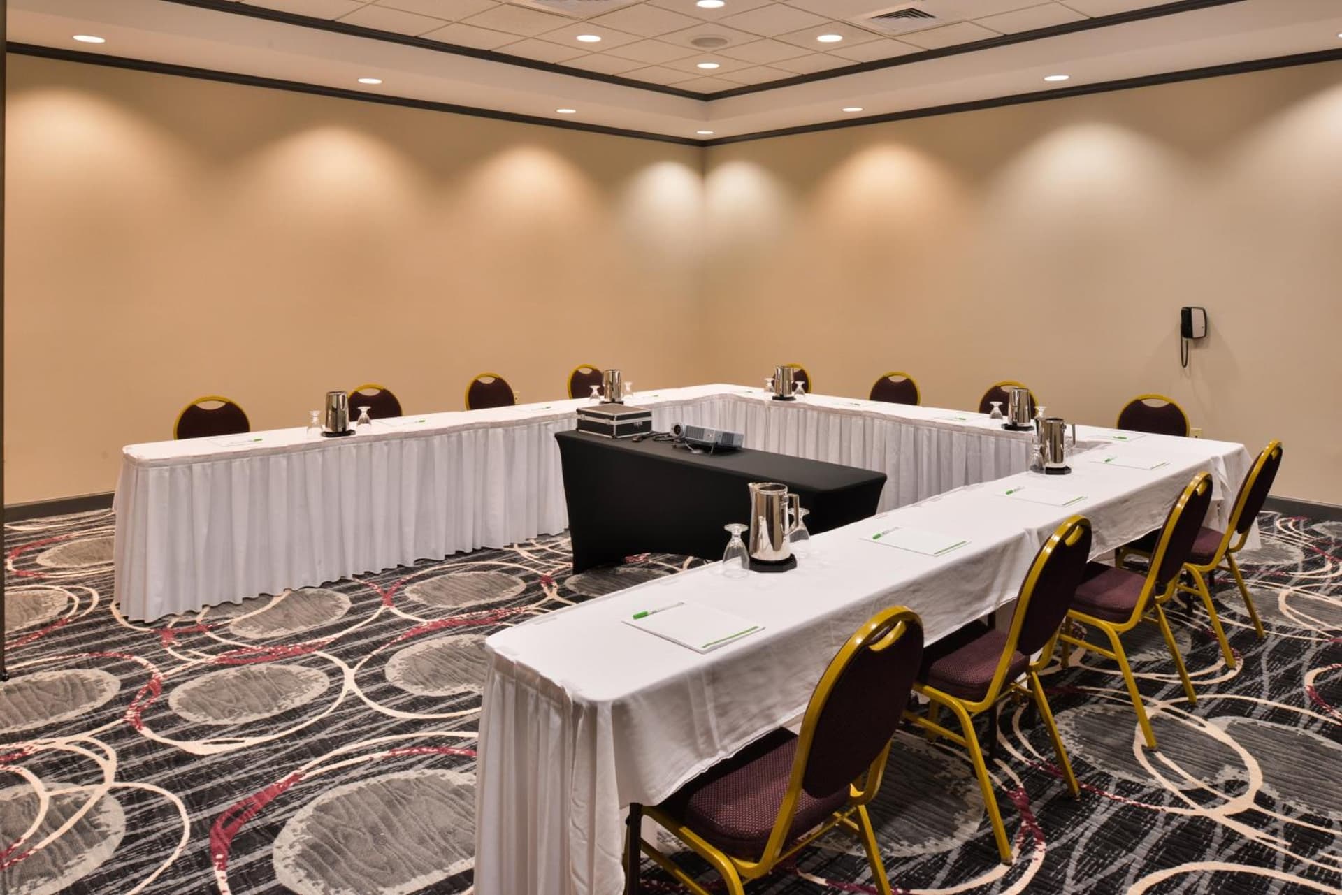 Holiday Inn Kansas City Airport by IHG gallery photo in Kansas City, KS — image 23