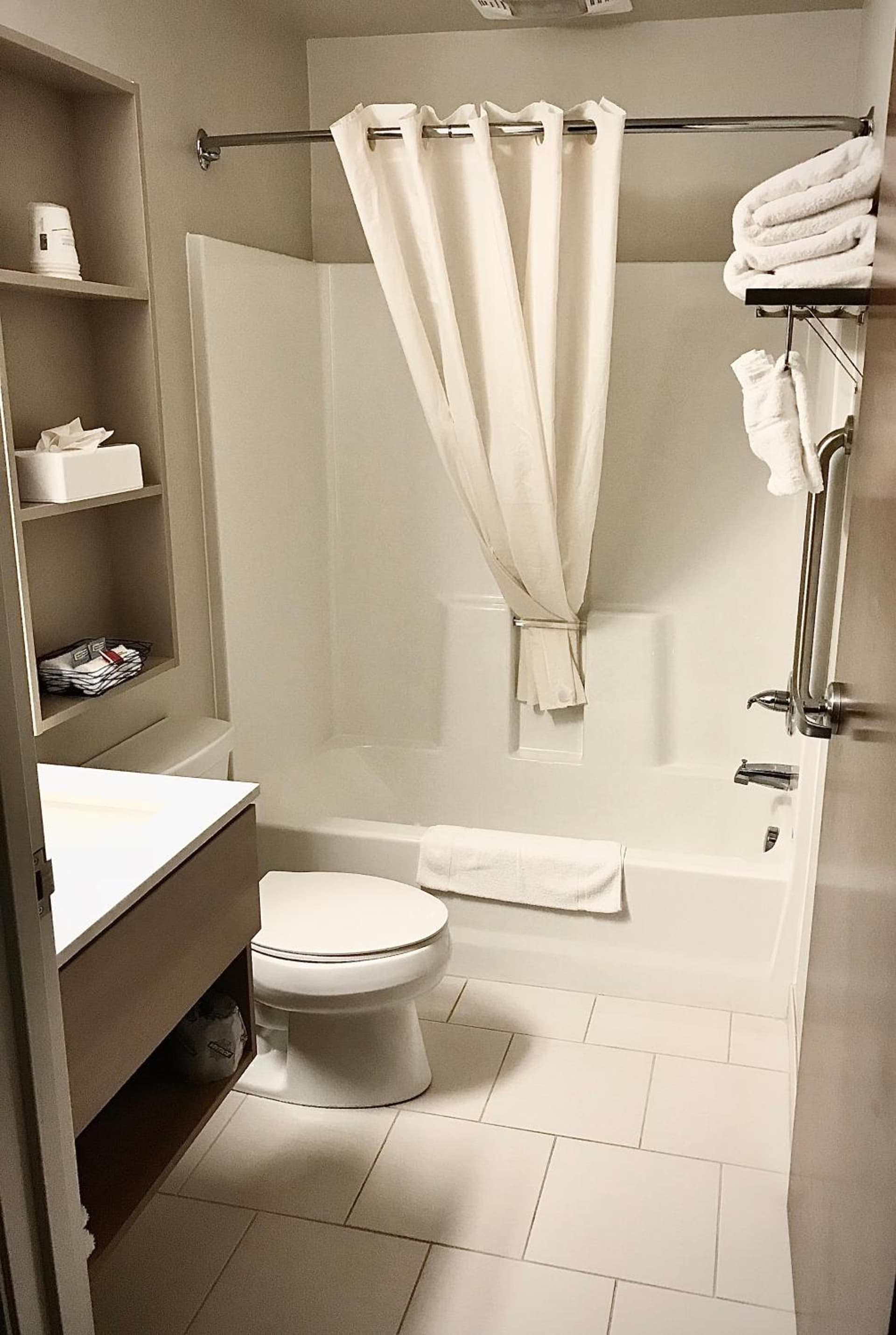 Microtel Inn & Suites by Wyndham Georgetown Delaware Beaches gallery photo in Georgetown, DE — image 28